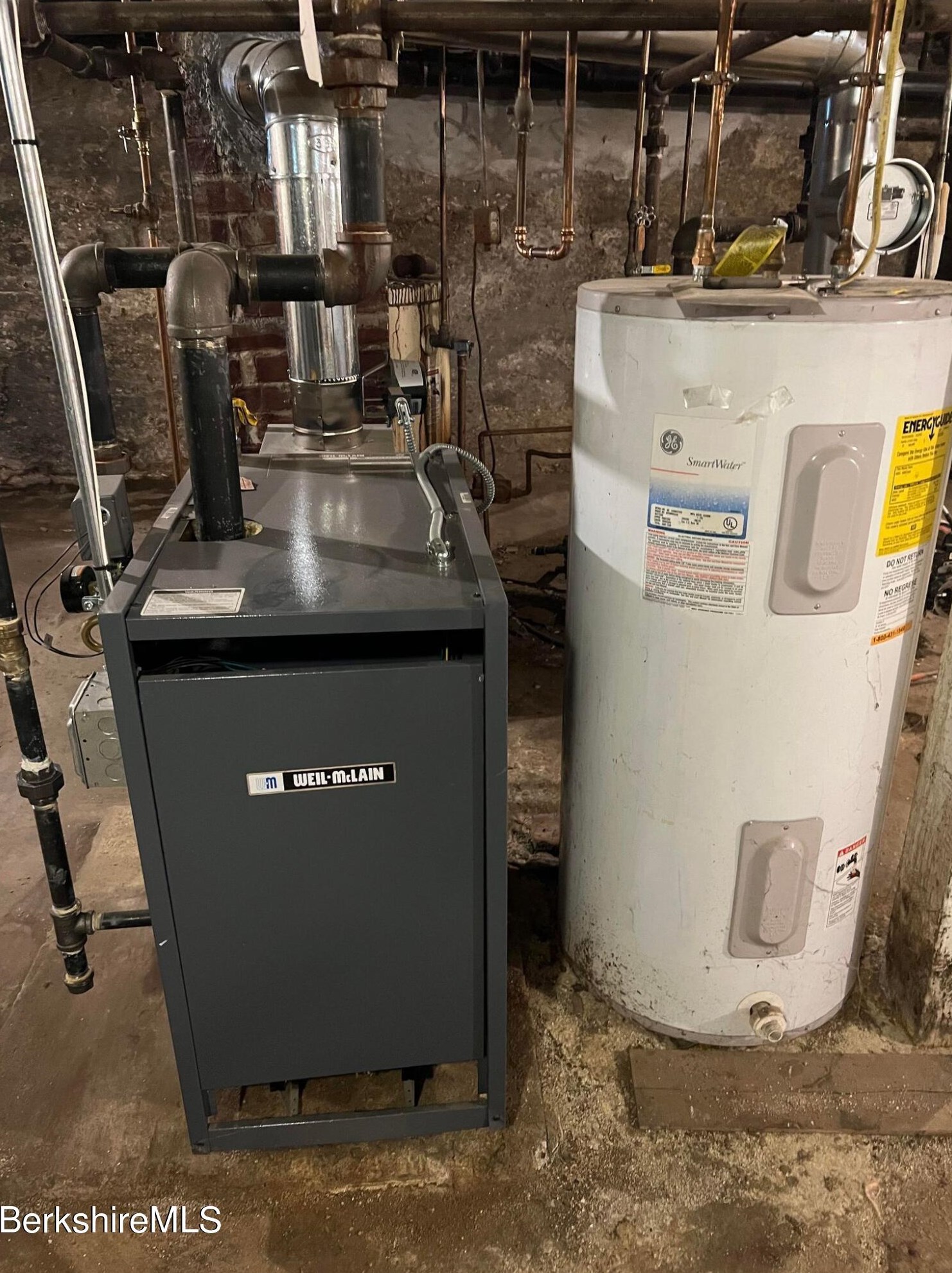 14 Marcella Ave, Pittsfield MA  01201-5611 exterior