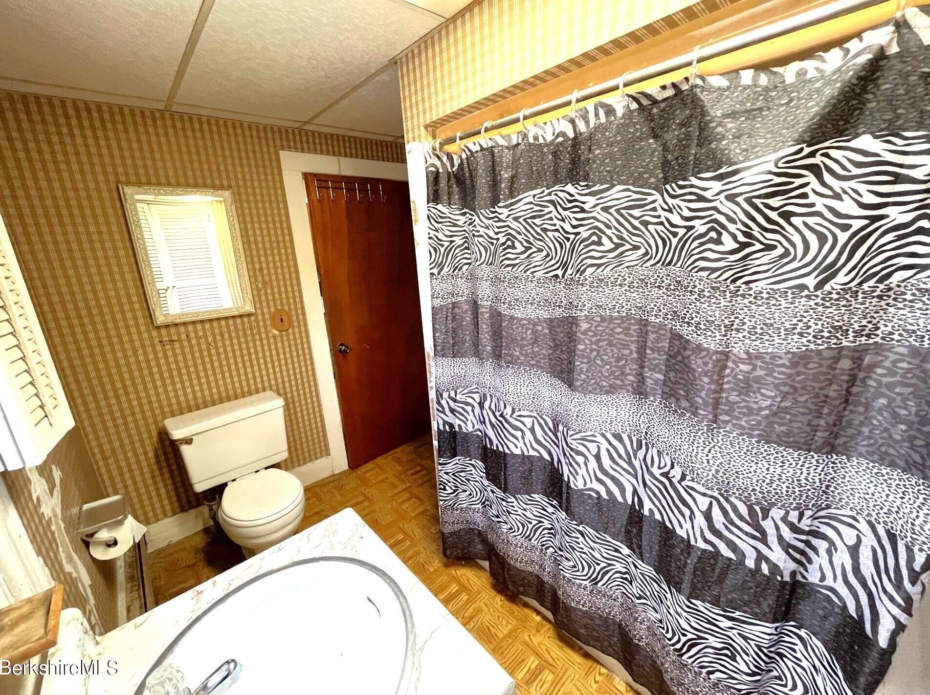 11 Goodrich St, Clarksburg MA 01247-3327 exterior