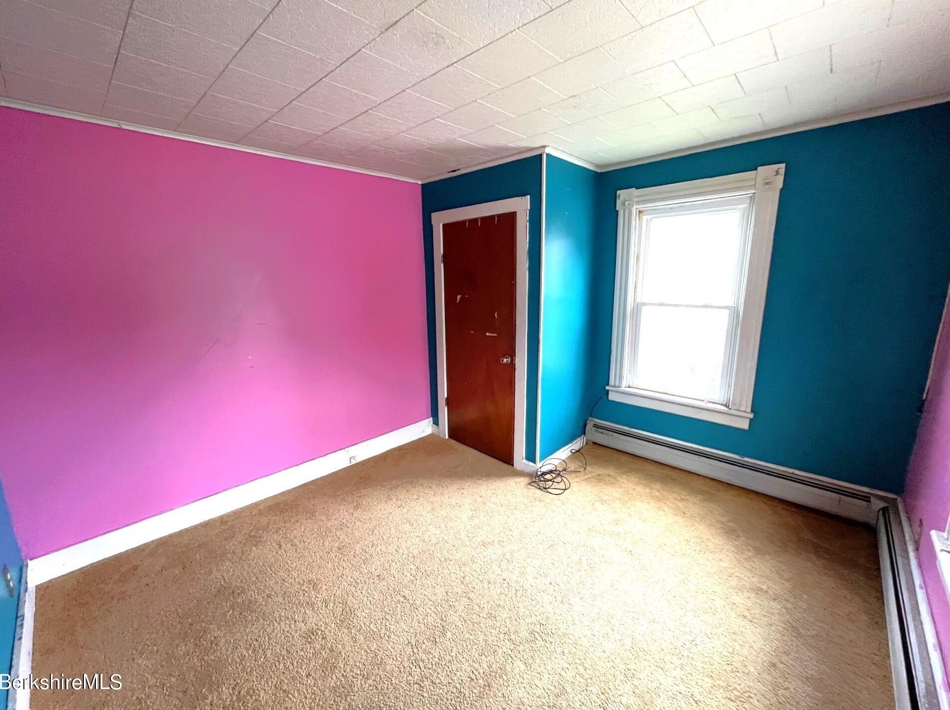 11 Goodrich St, Clarksburg MA 01247-3327 exterior