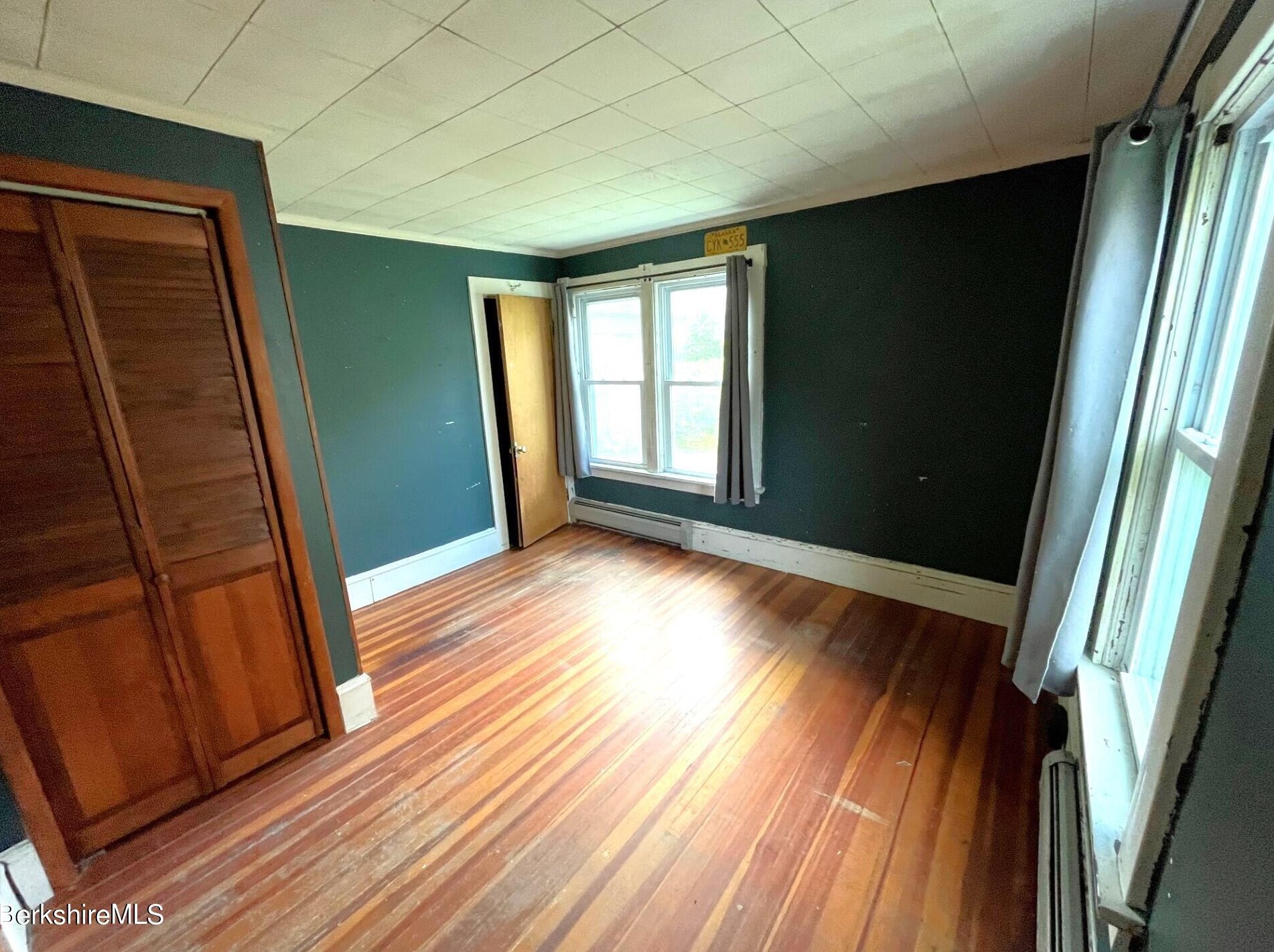 11 Goodrich St, Clarksburg MA 01247-3327 exterior