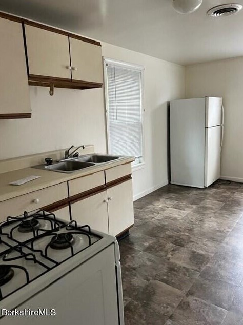 198 Un St, Pittsfield MA  01201-4530 exterior