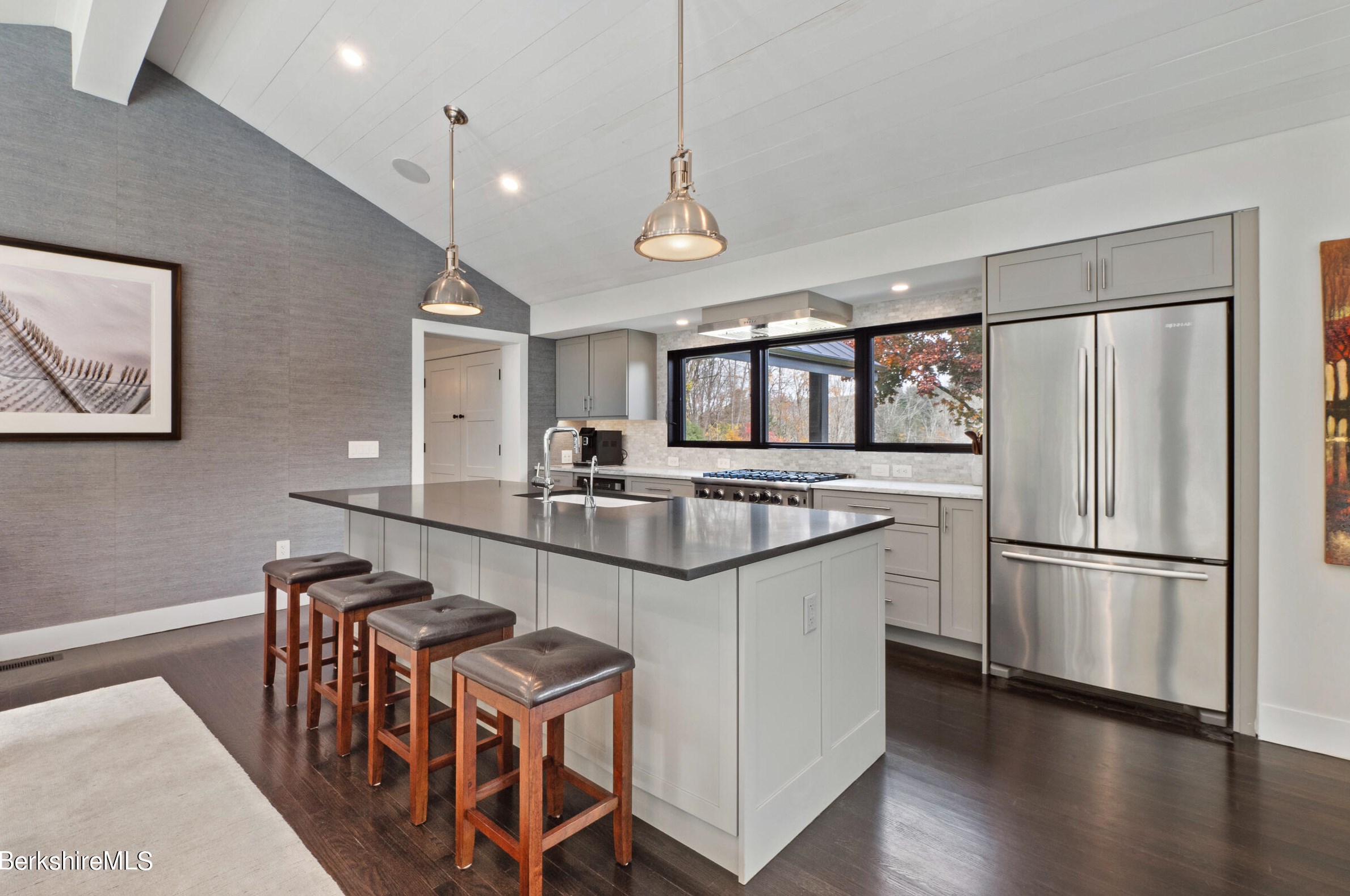 20 Cobb Rd, Alford MA 01230-1114 exterior