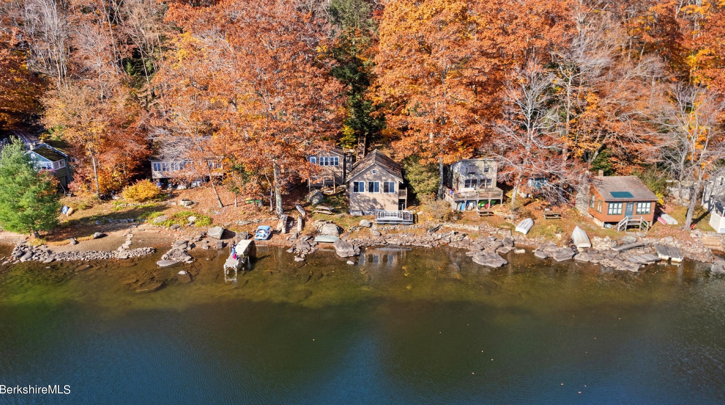 16 Chanterwood Rd, Lee, MA 01238