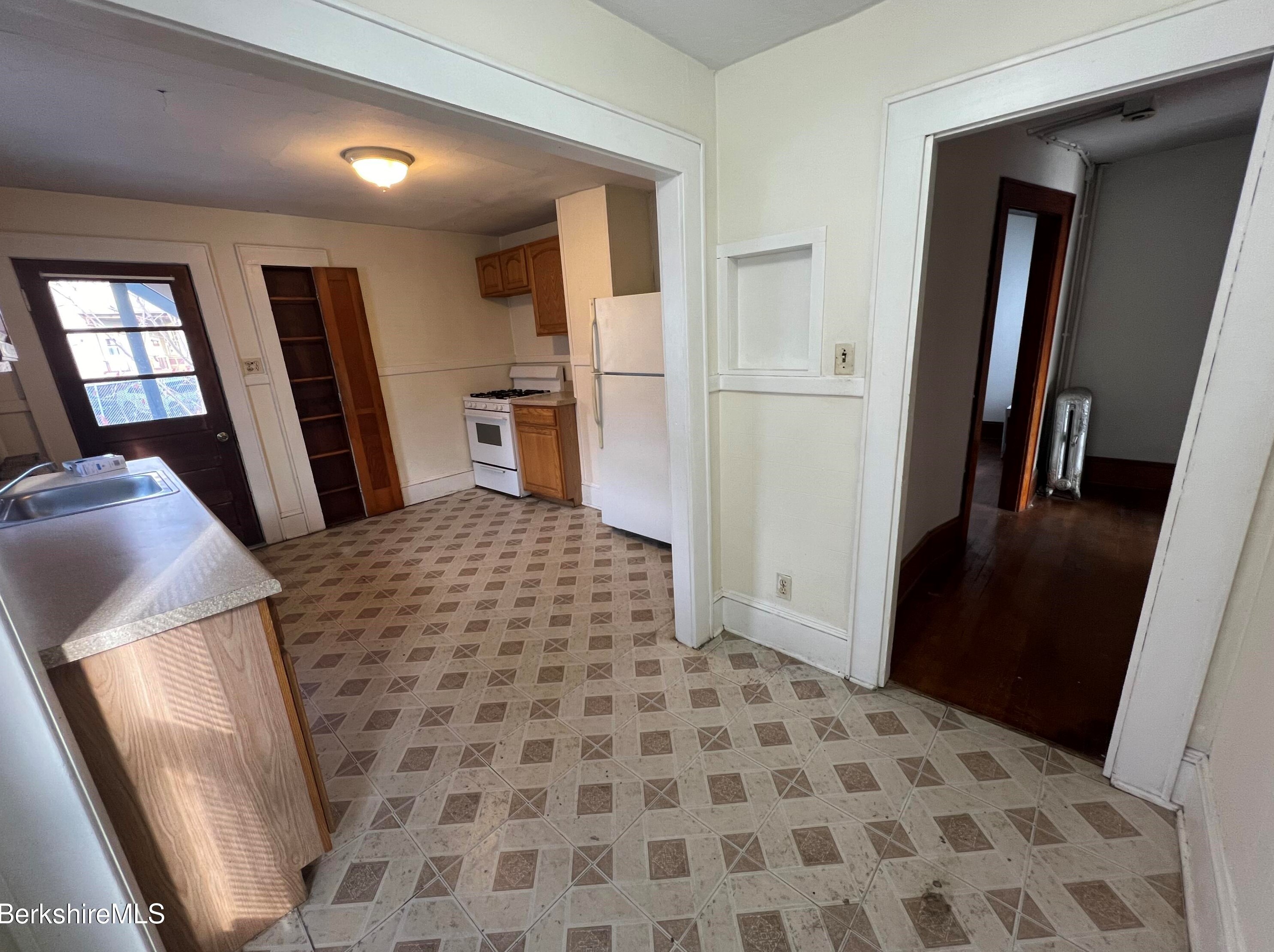 65 Quincy St, Clarksburg MA 01247-4307 exterior