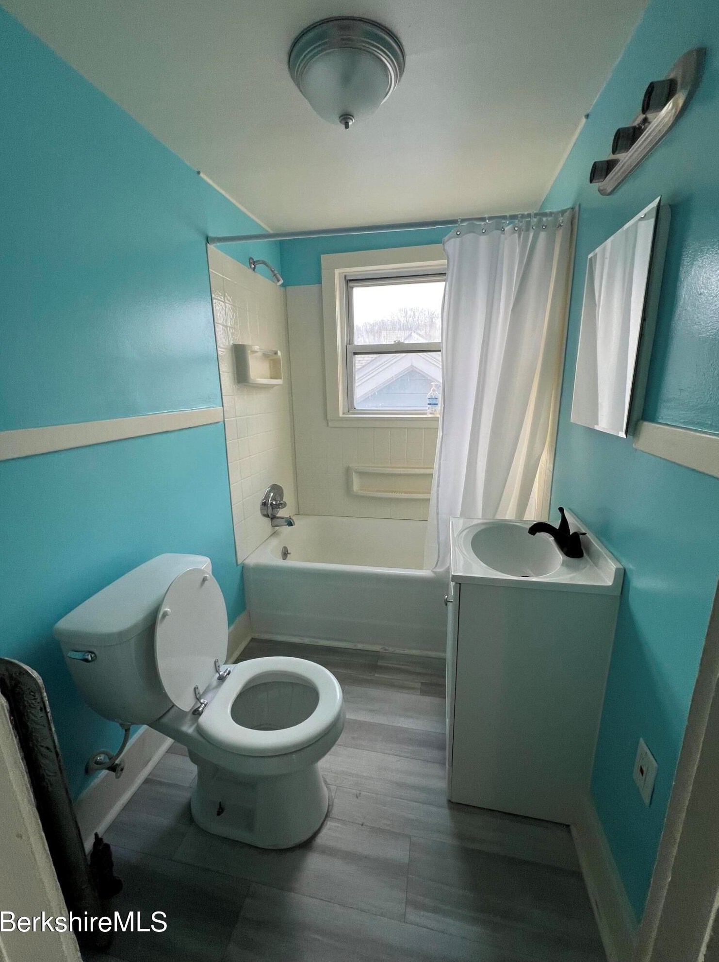 65 Quincy St, Clarksburg MA 01247-4307 exterior