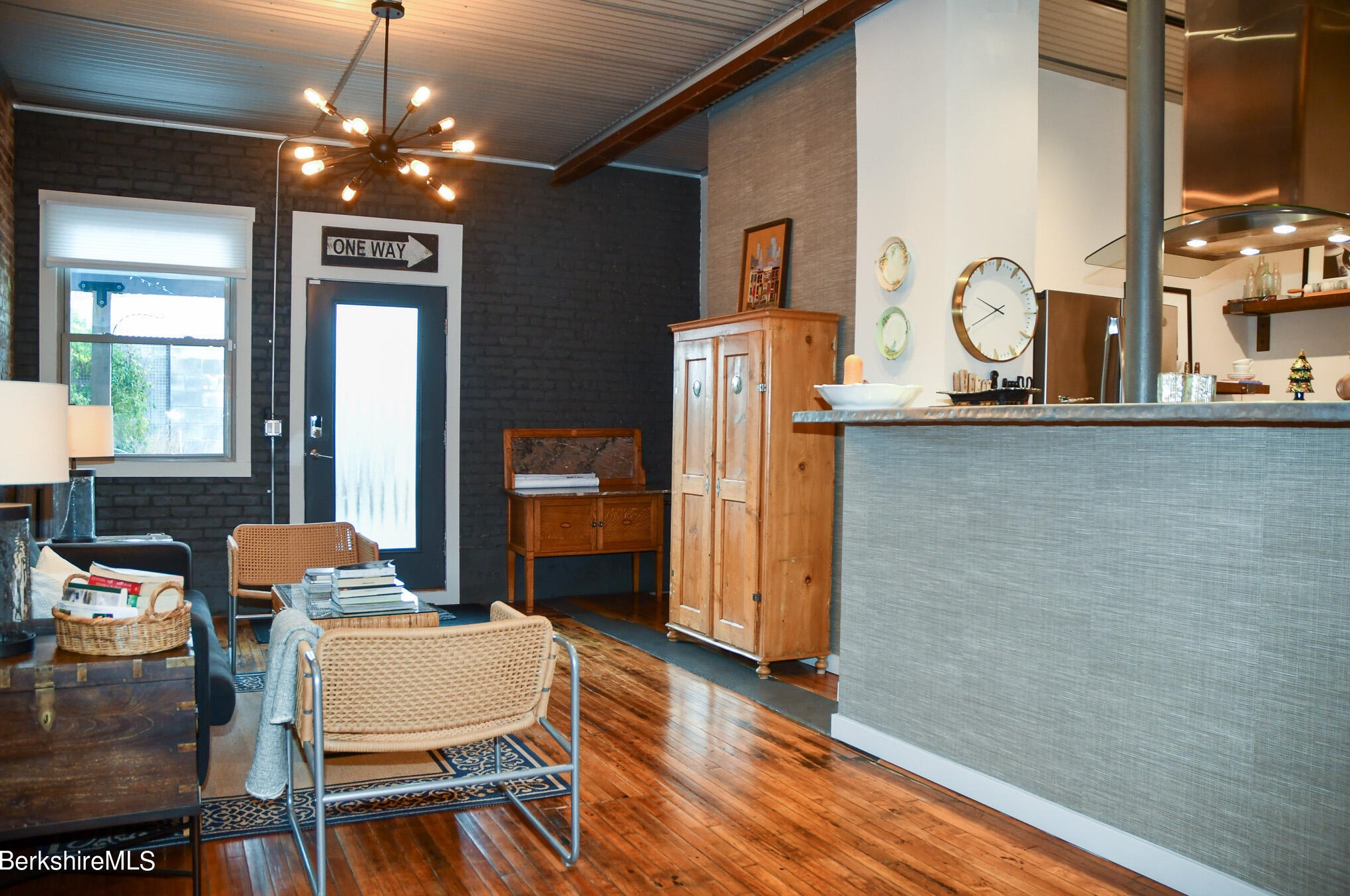 17-23 Linden St, Pittsfield MA exterior