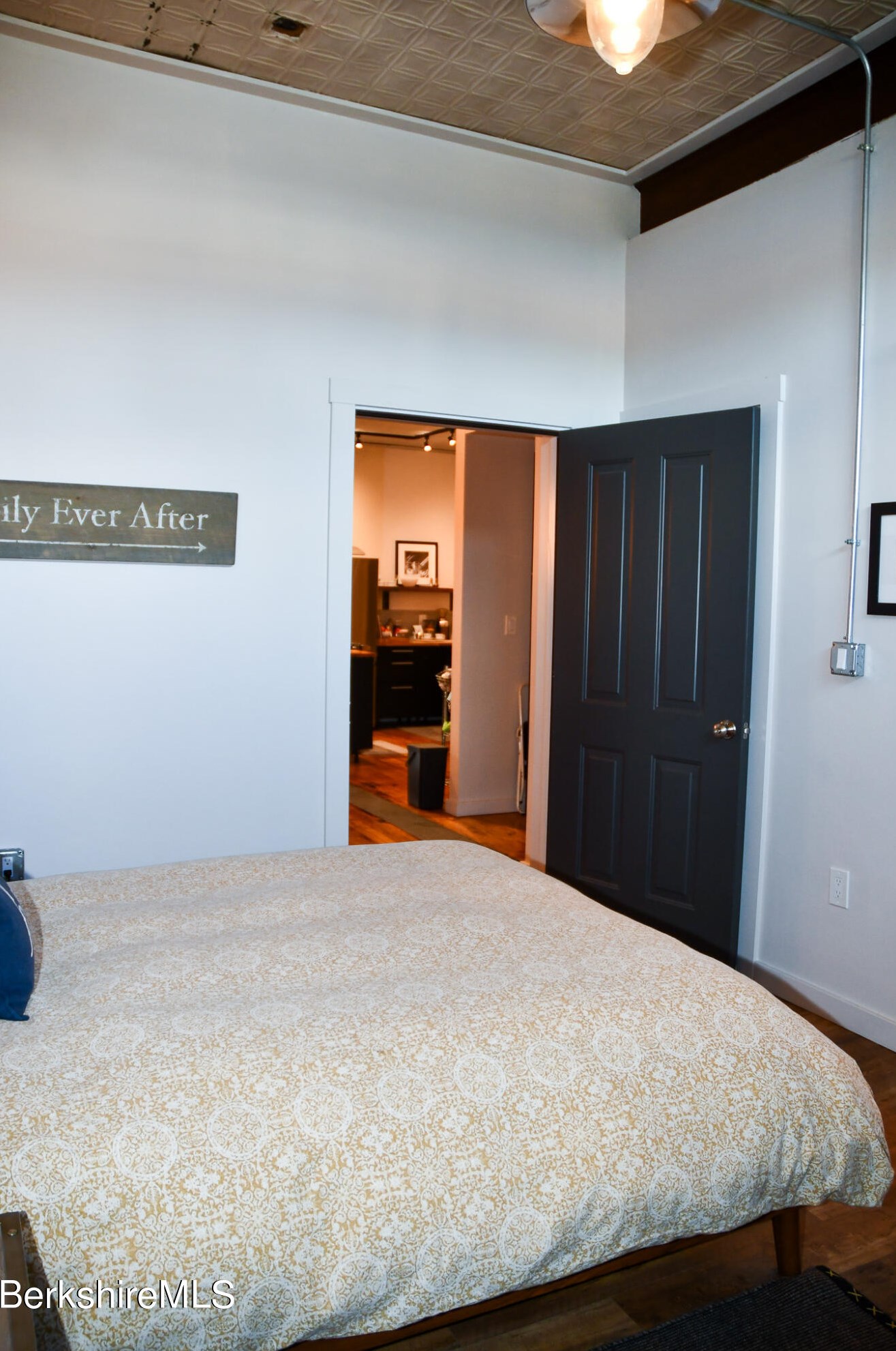 17-23 Linden St, Pittsfield MA exterior