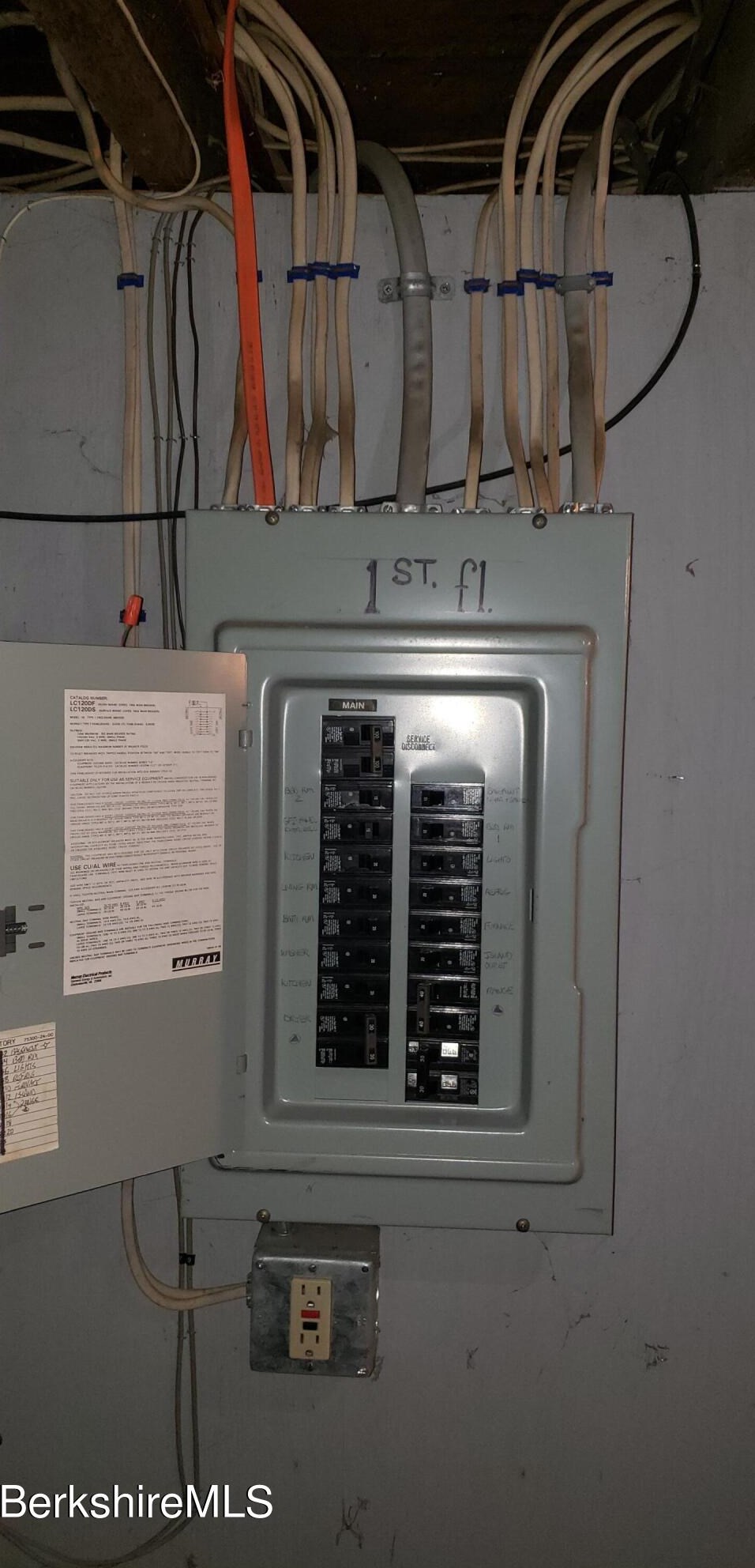 51 Arnold Pl, Clarksburg MA 01247-4136 exterior