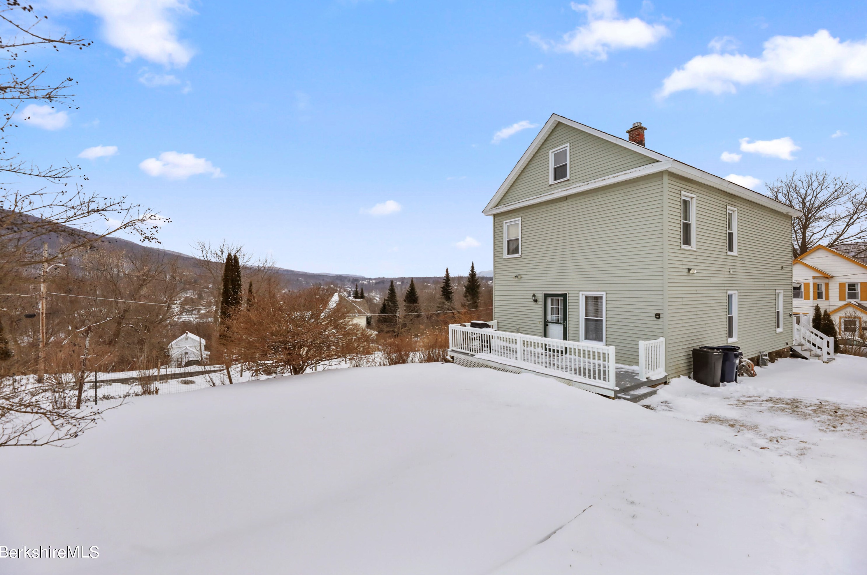 35 Whitman St, Clarksburg MA 01247-3818 exterior