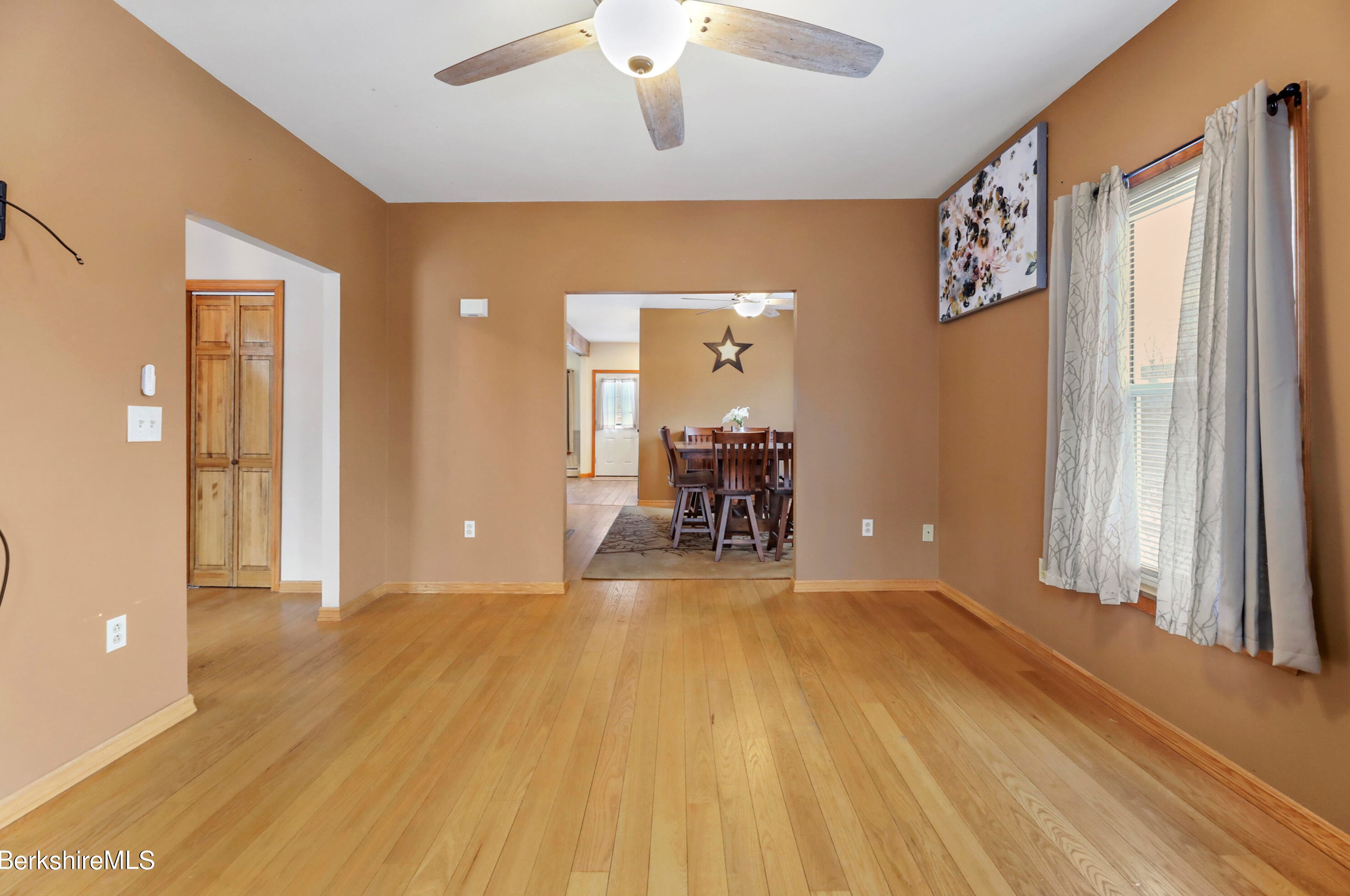 35 Whitman St, Clarksburg MA 01247-3818 exterior