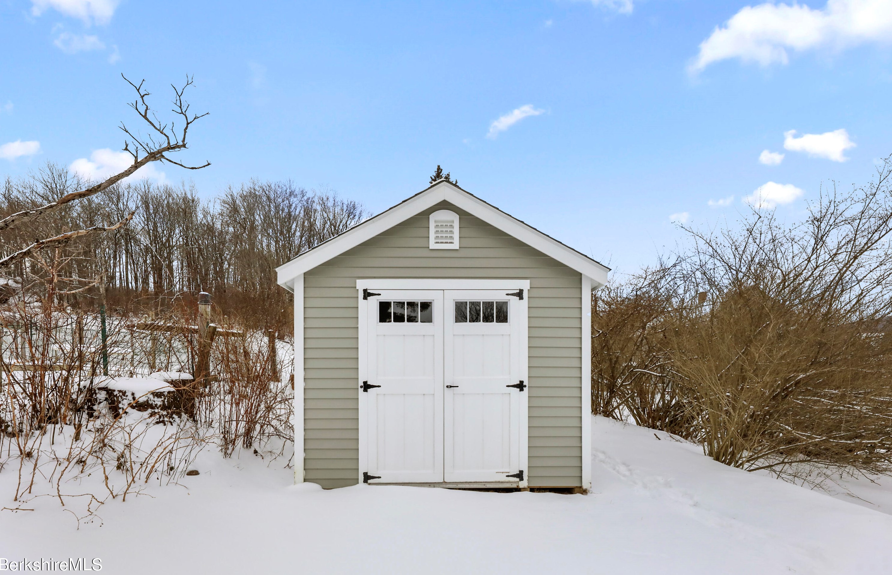 35 Whitman St, Clarksburg MA 01247-3818 exterior