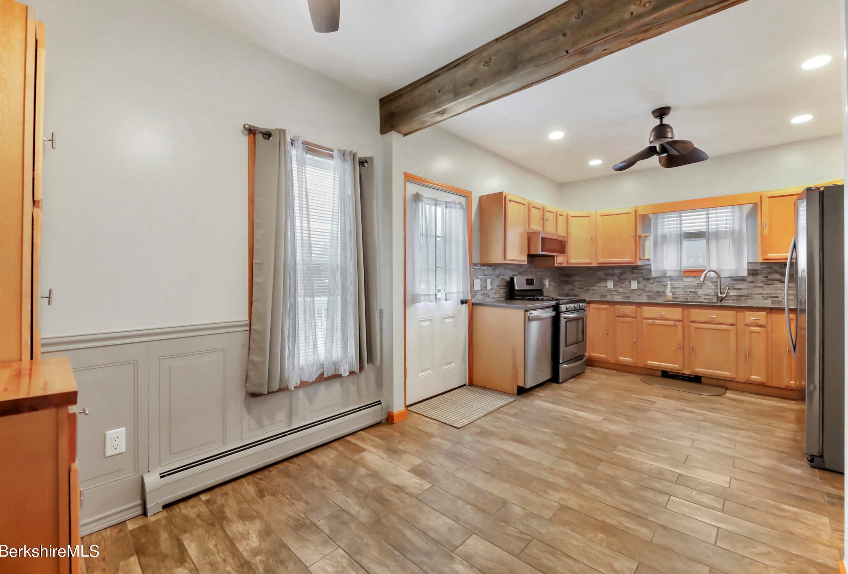 35 Whitman St, Clarksburg MA 01247-3818 exterior