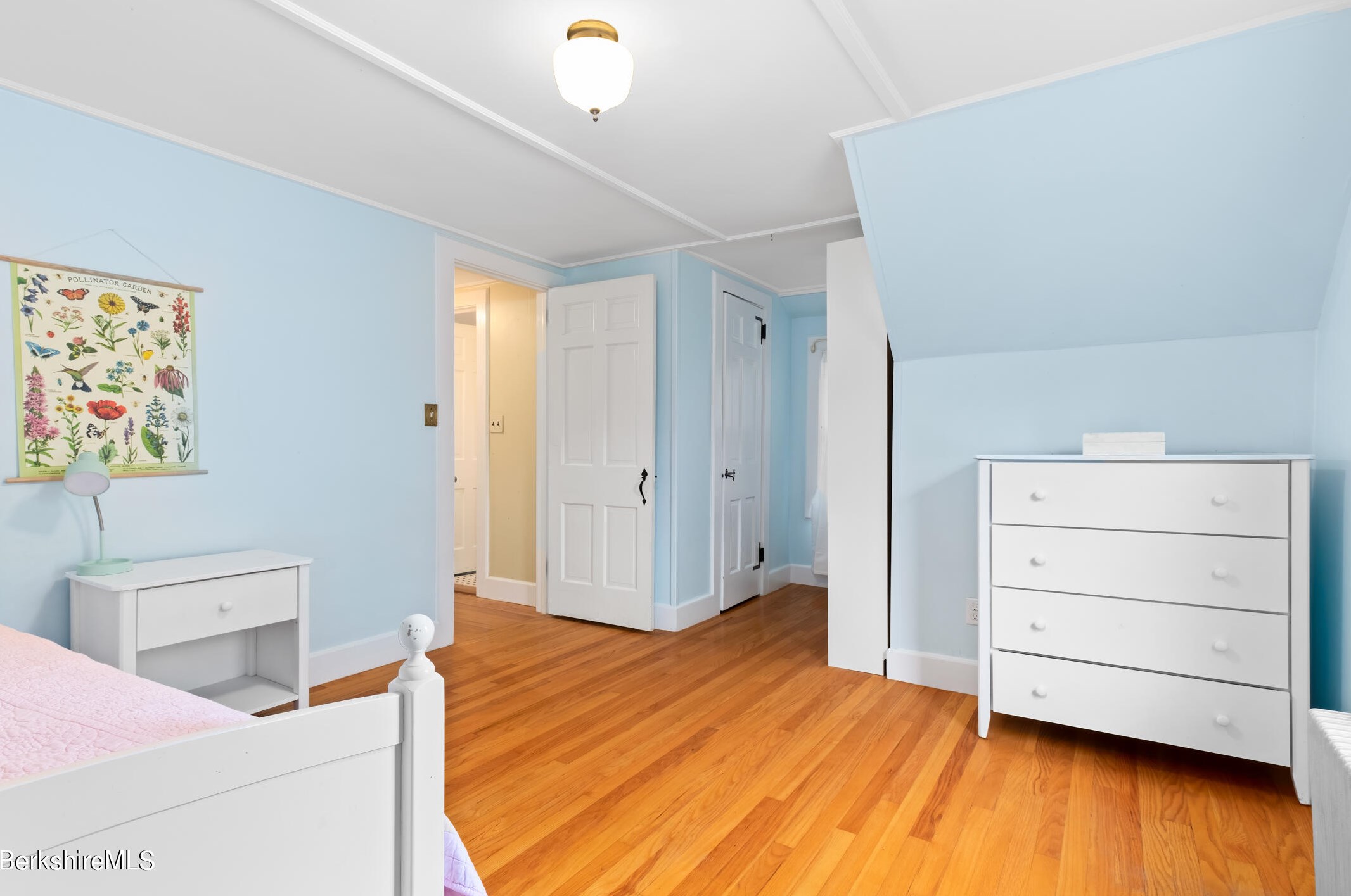 21 Berkshire Dr, Williamstown MA  01267-2517 exterior