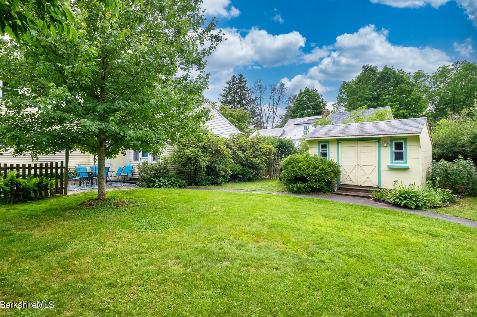 21 Berkshire Dr, Williamstown MA  01267-2517 exterior