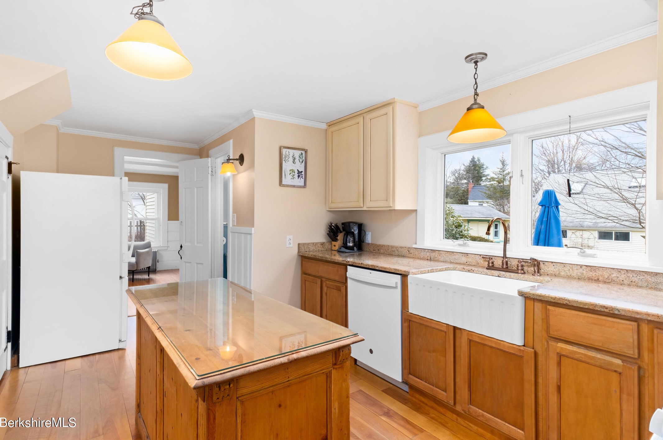 21 Berkshire Dr, Williamstown MA  01267-2517 exterior