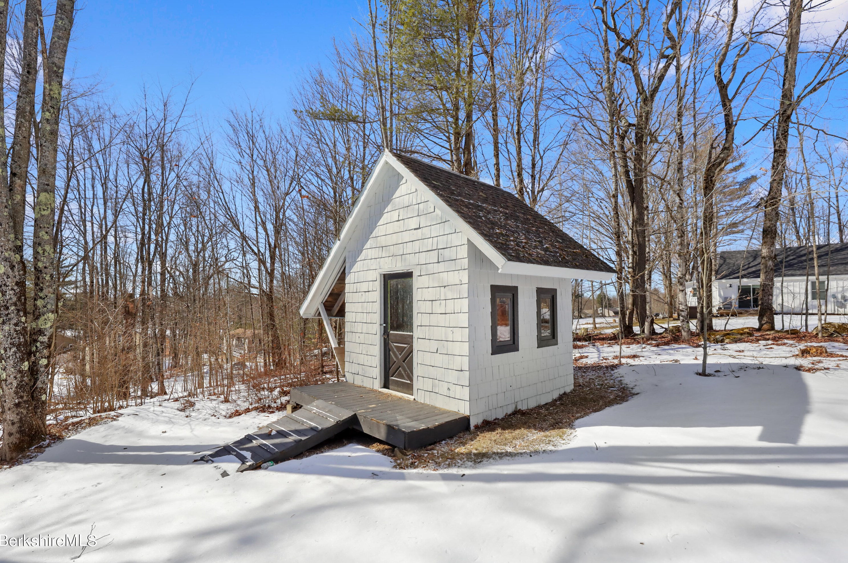 318 George Schnopp Rd, Peru MA  01235-9476 exterior