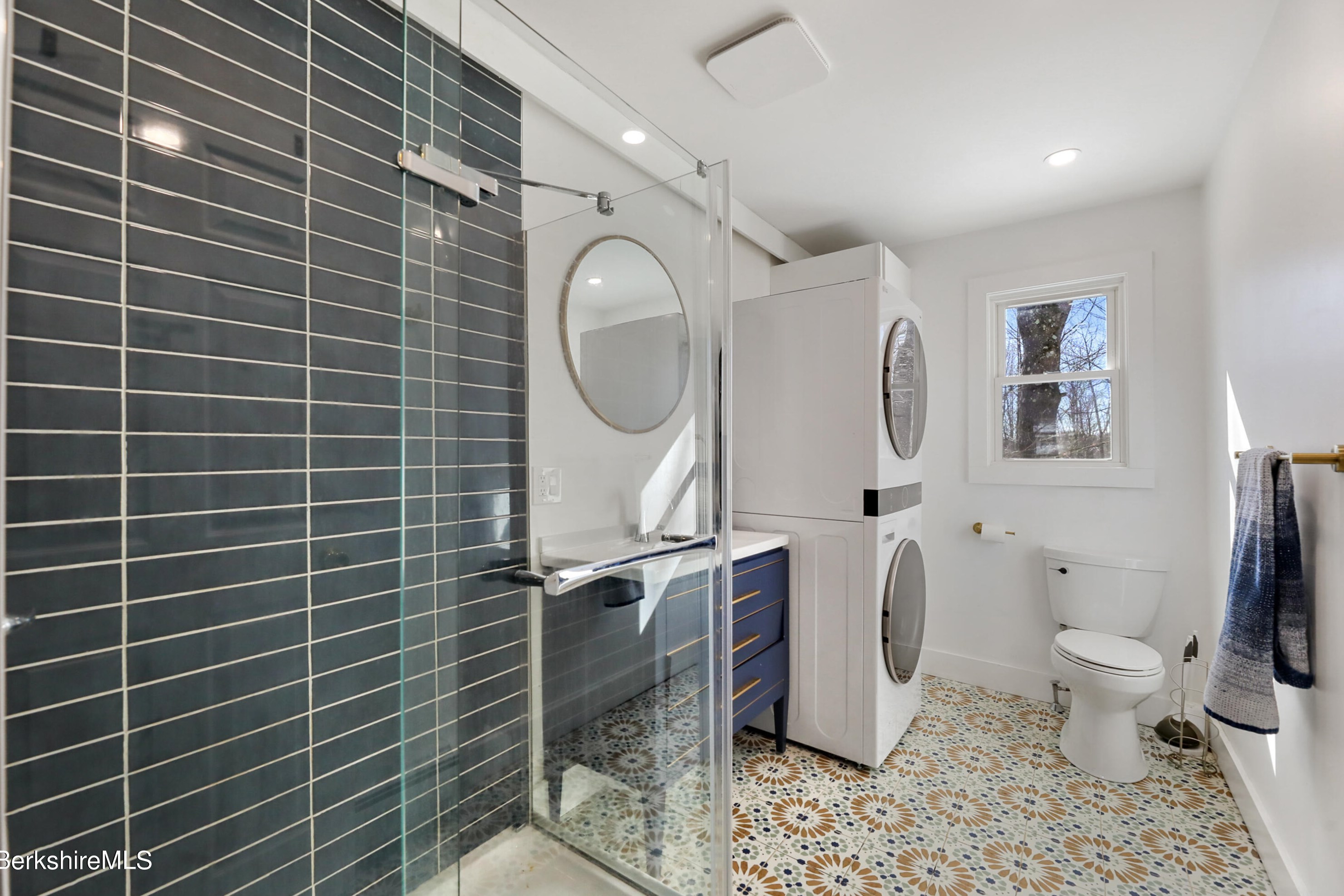 318 George Schnopp Rd, Peru MA  01235-9476 exterior