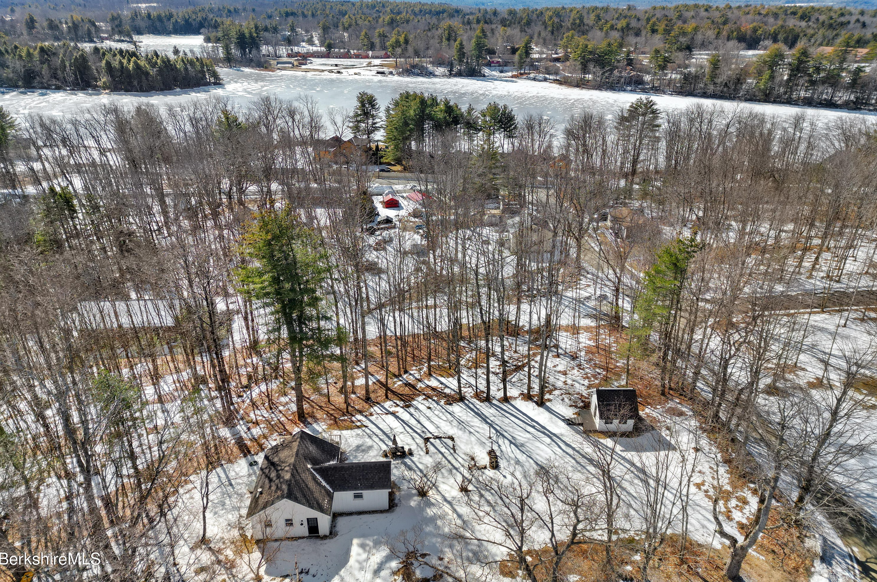 318 George Schnopp Rd, Peru MA  01235-9476 exterior