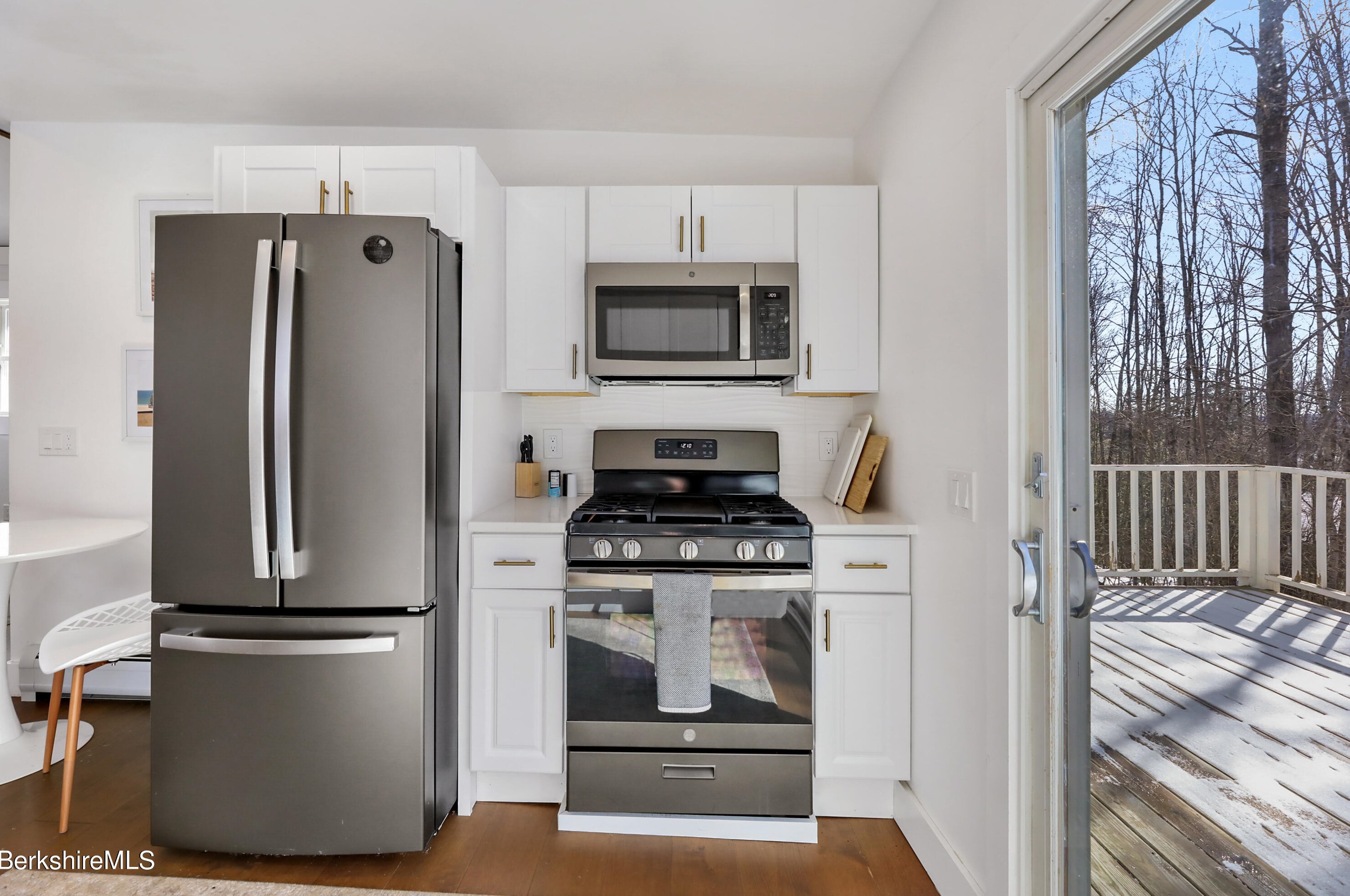 318 George Schnopp Rd, Peru MA  01235-9476 exterior