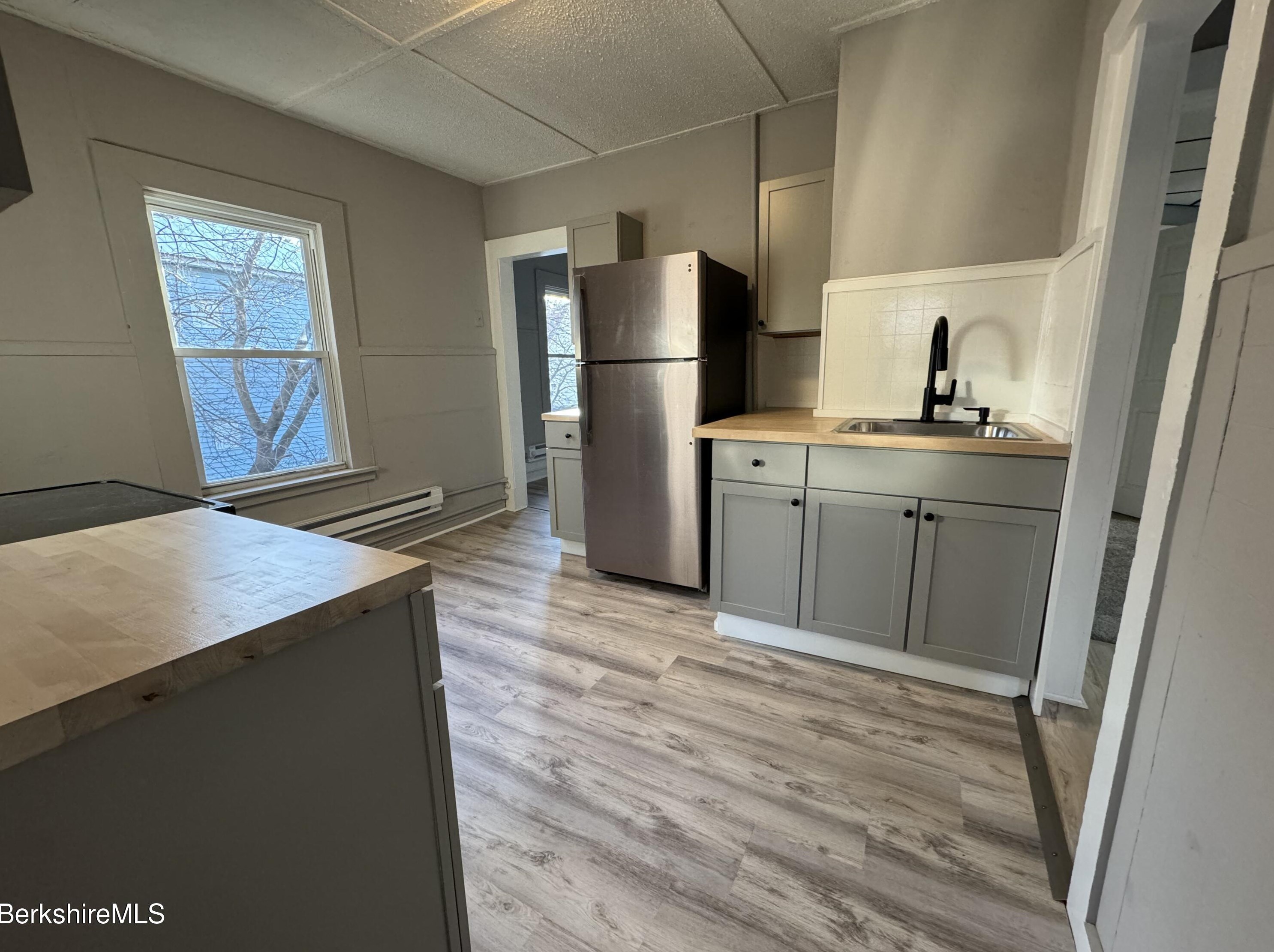 48 4th St, Pittsfield MA  01201-5280 exterior