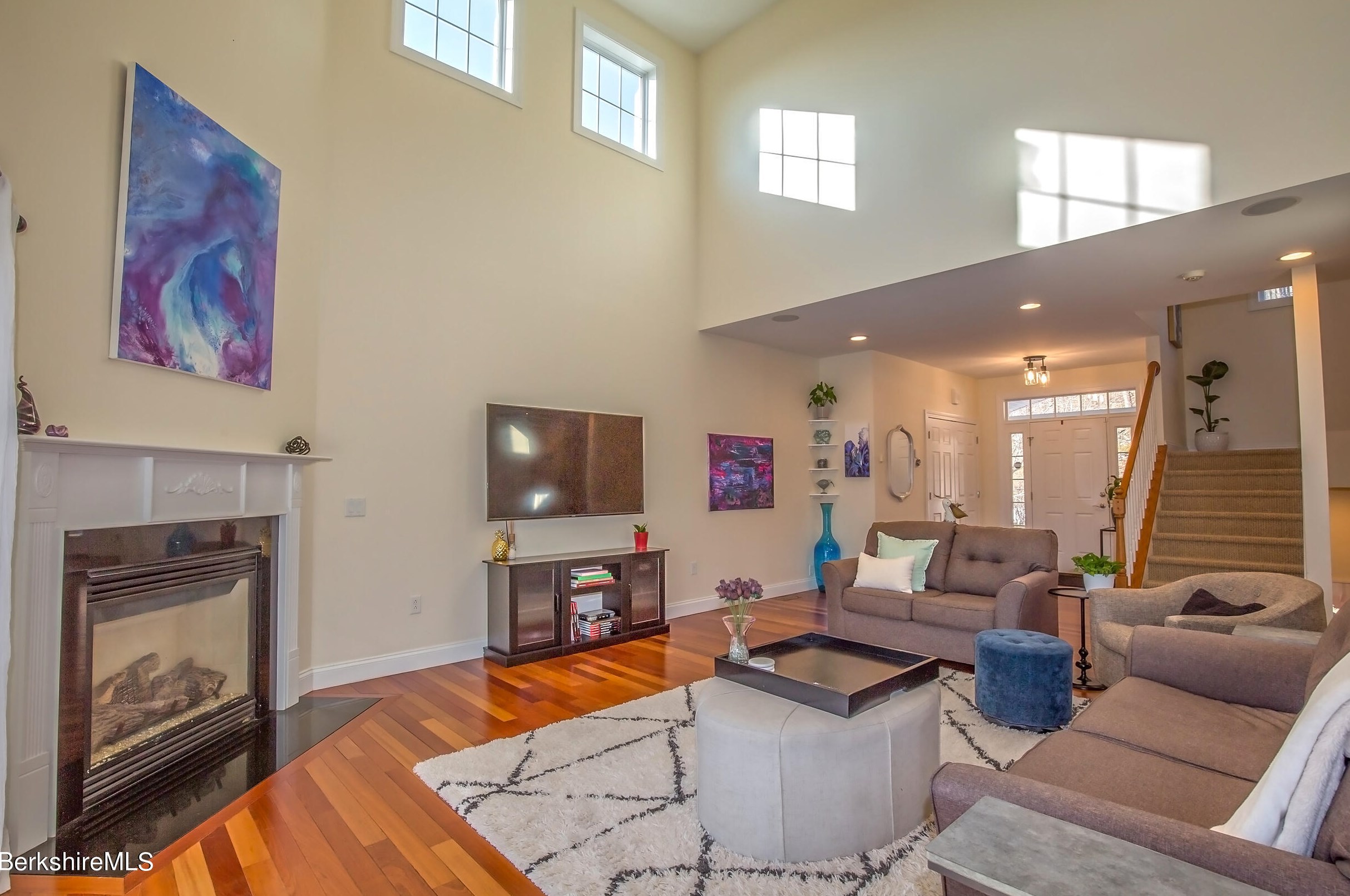 77 Alpine Trl, Pittsfield MA 01201-8844 exterior