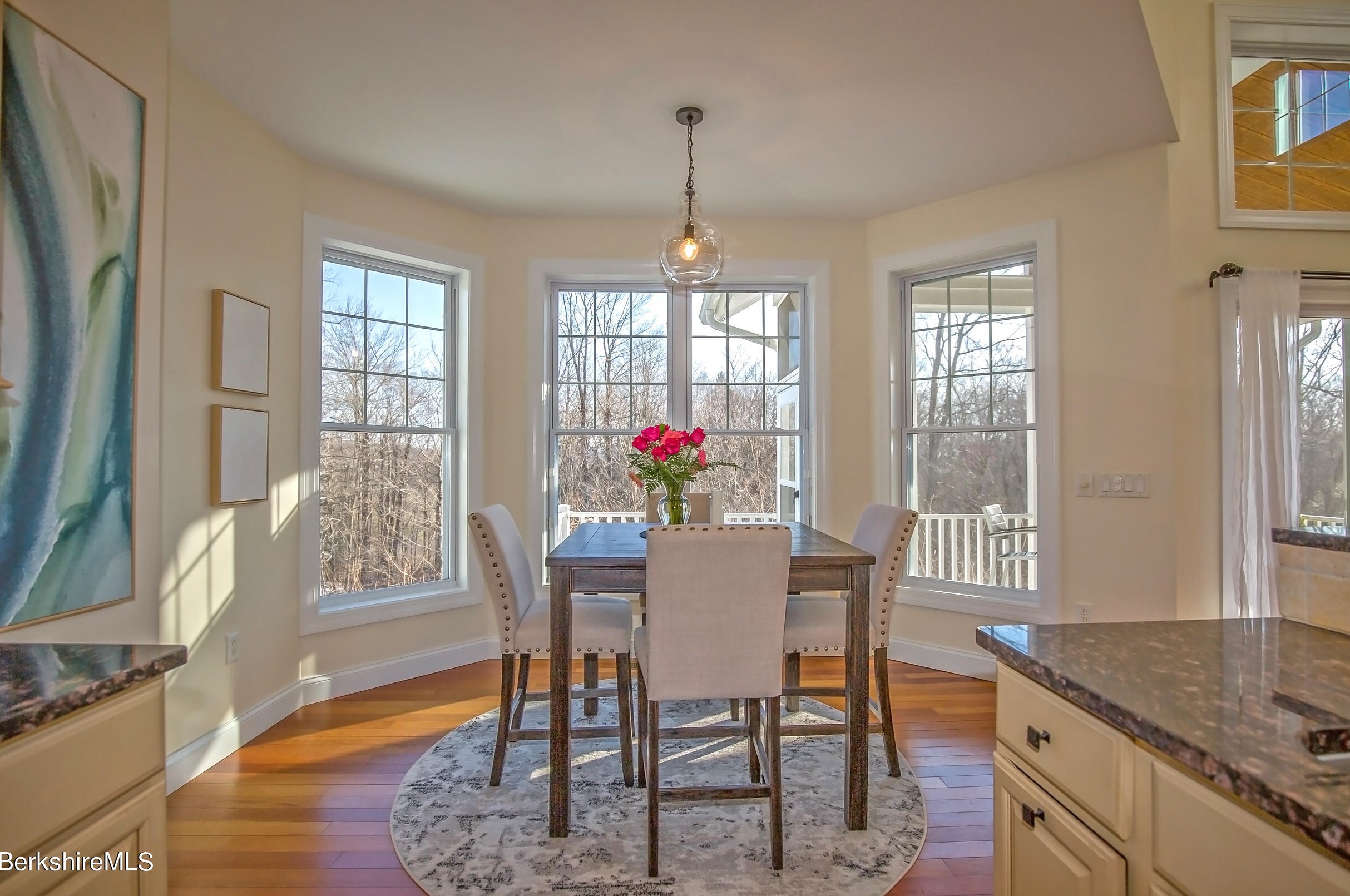 77 Alpine Trl, Pittsfield MA 01201-8844 exterior