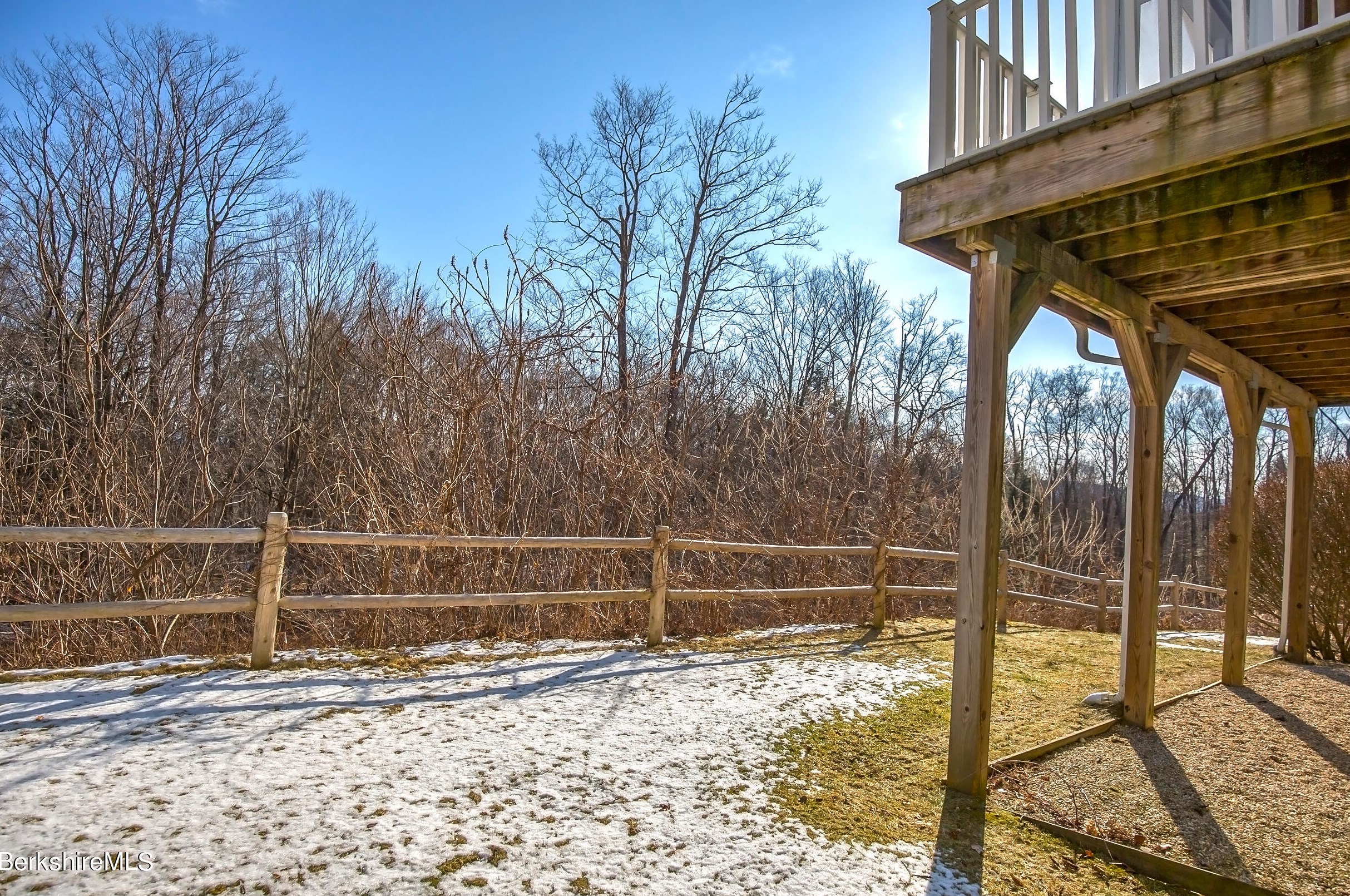 77 Alpine Trl, Pittsfield MA 01201-8844 exterior