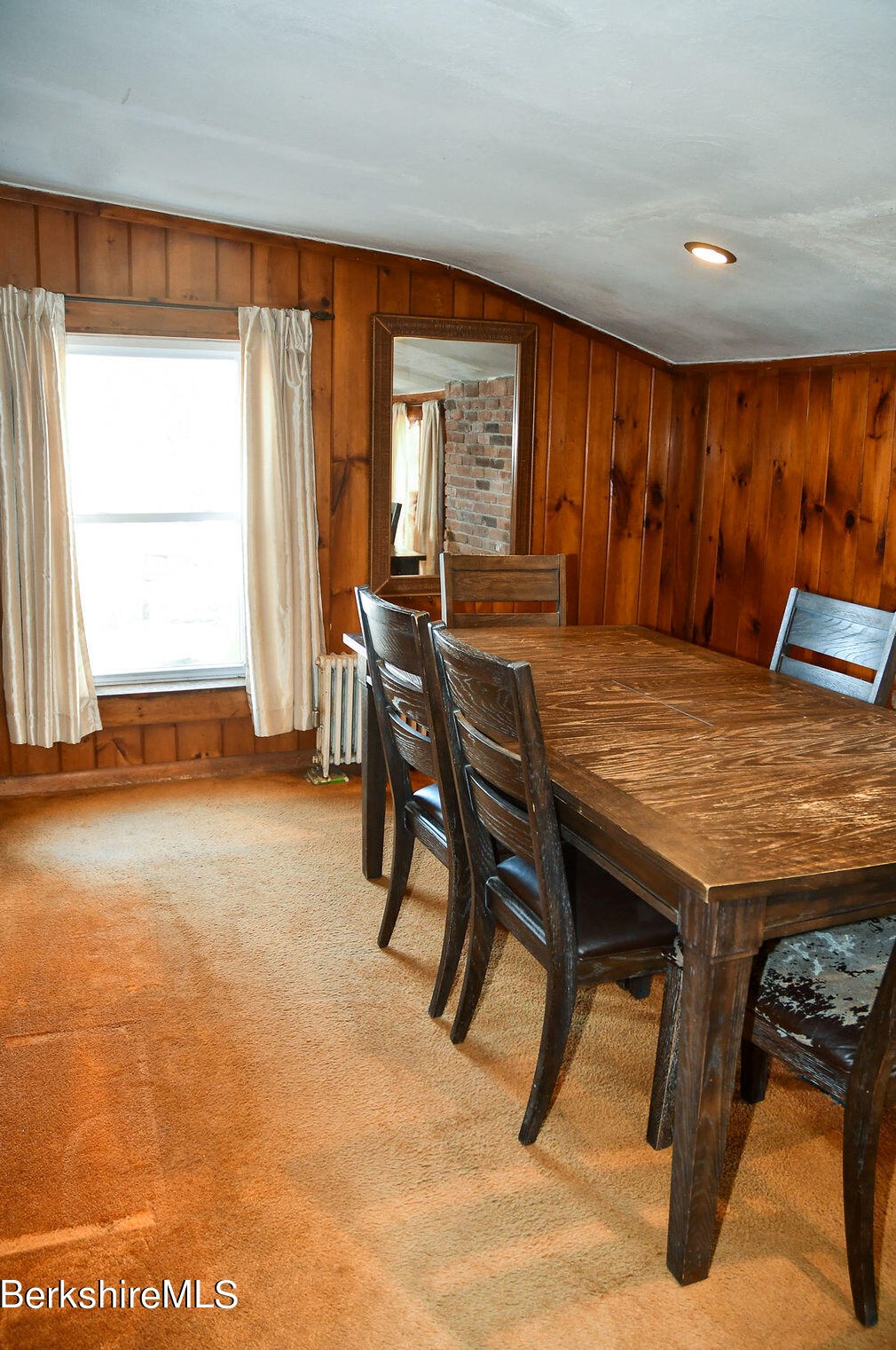 49 Holly St, Pittsfield MA  01201-6740 exterior