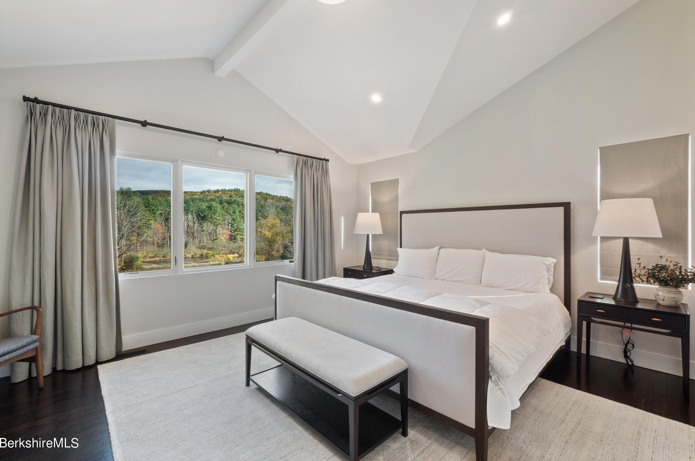 20 Cobb Rd, Alford MA 01230-1114 exterior