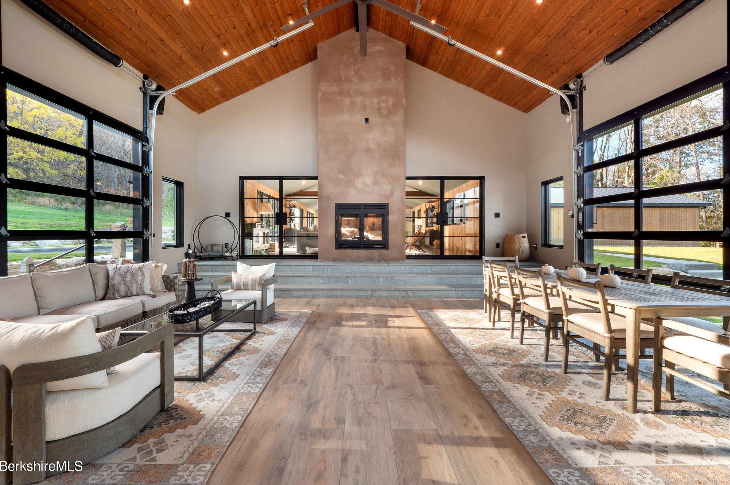 20 Cobb Rd, Alford MA 01230-1114 exterior