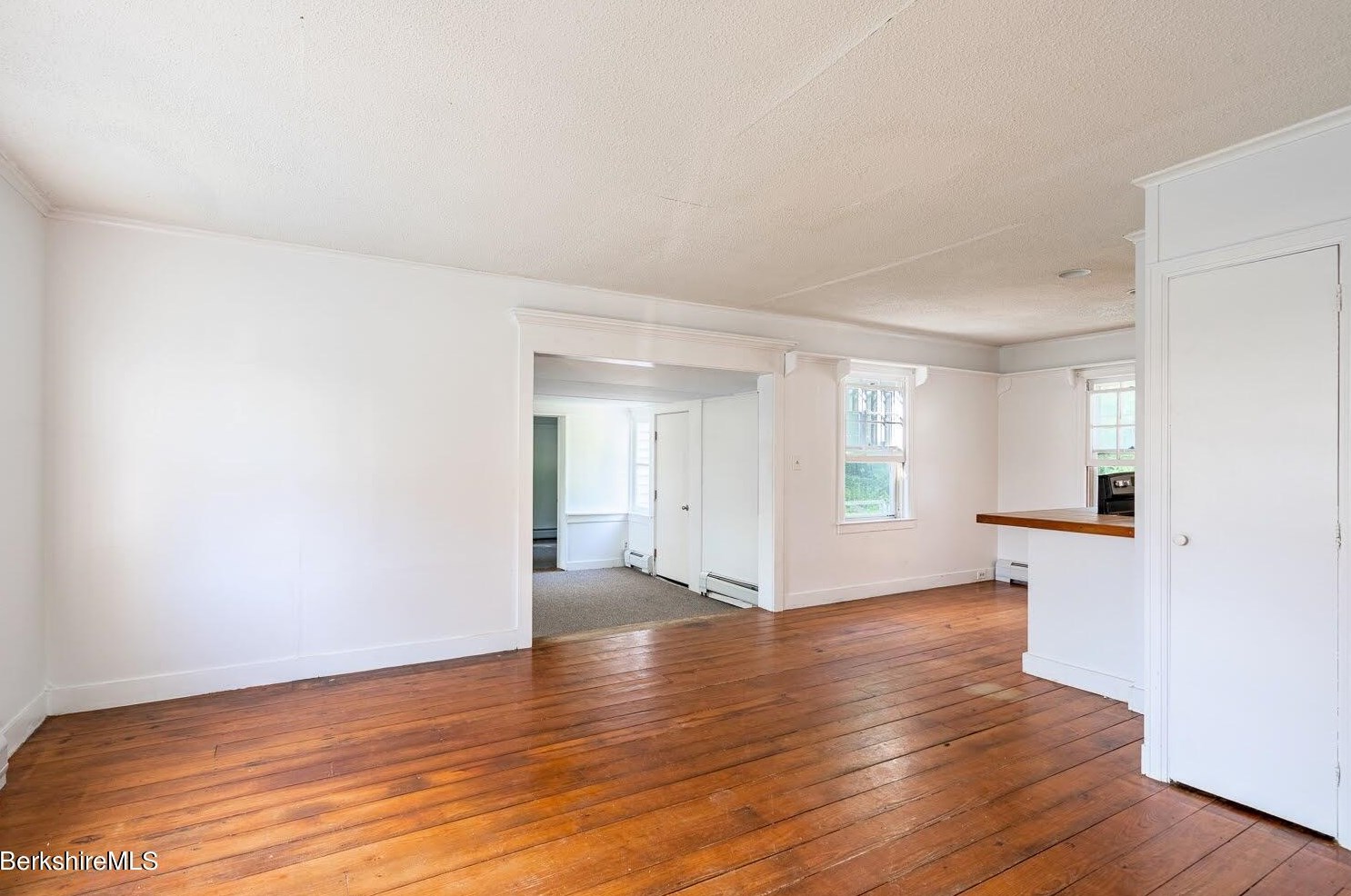 590 Main St, Sheffield MA 01257-9696 exterior