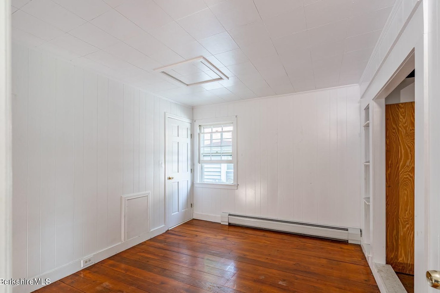 590 Main St, Sheffield MA 01257-9696 exterior