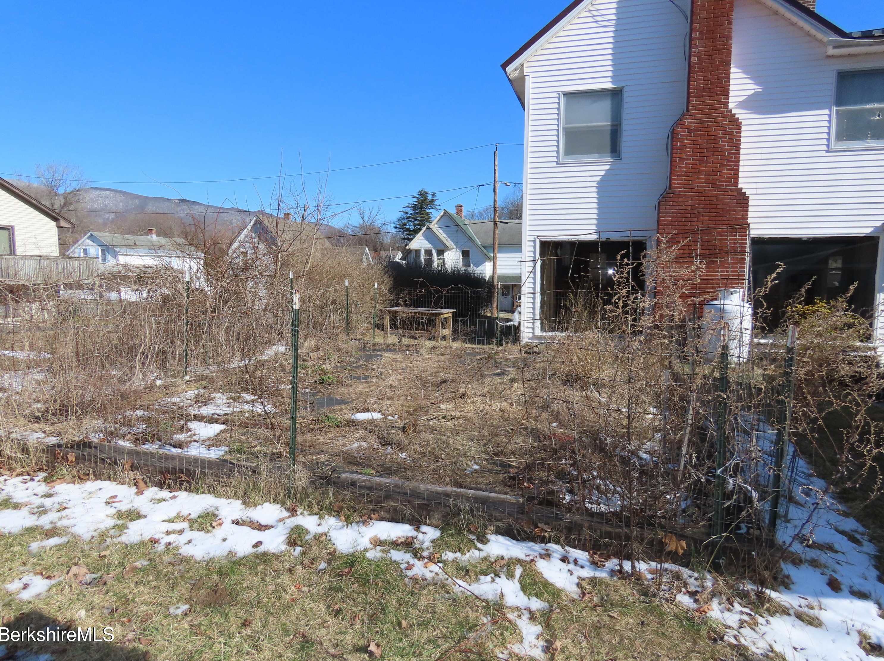 12 Pearl St, Adams MA  01220-2123 exterior