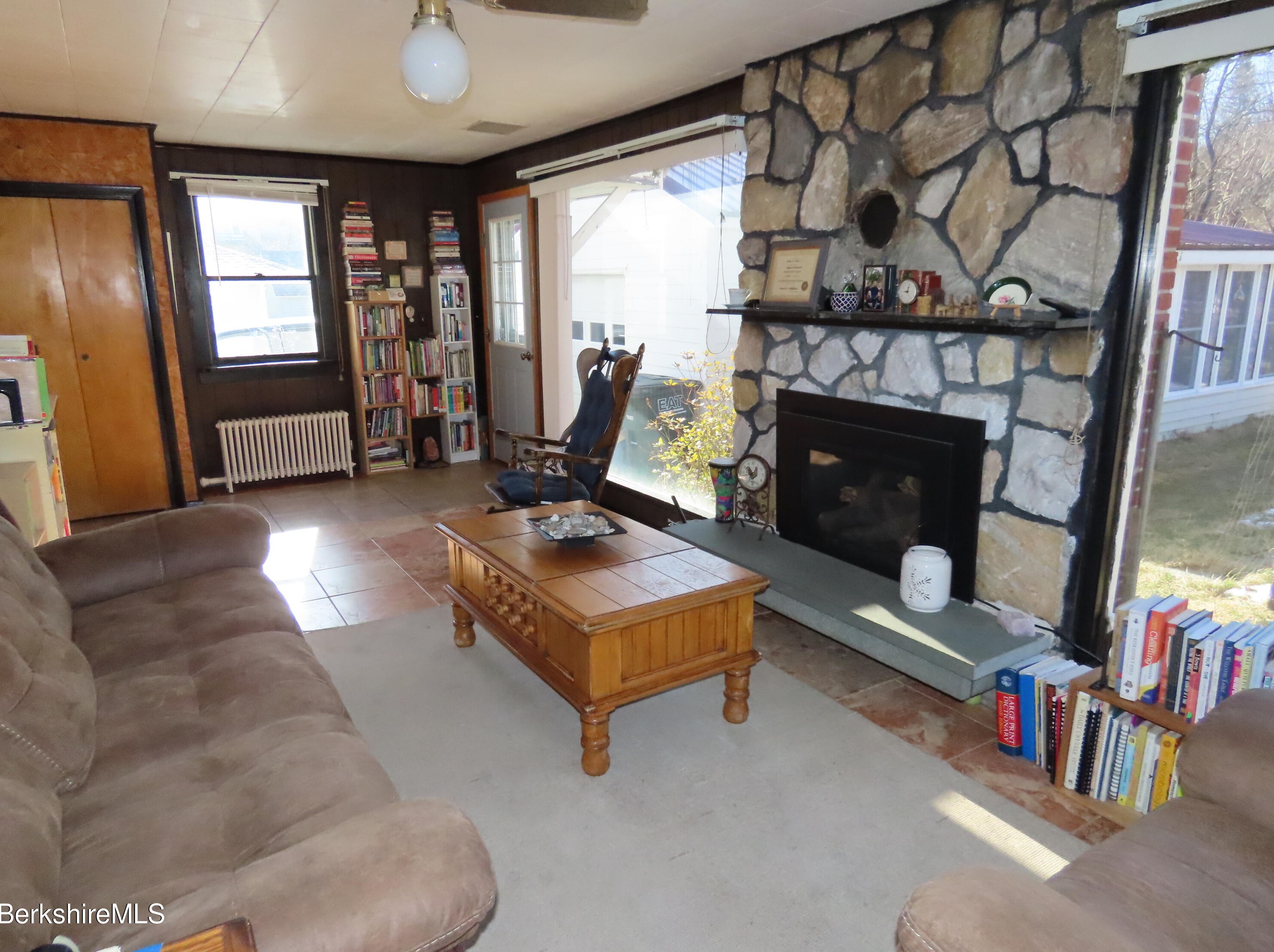 12 Pearl St, Adams MA  01220-2123 exterior