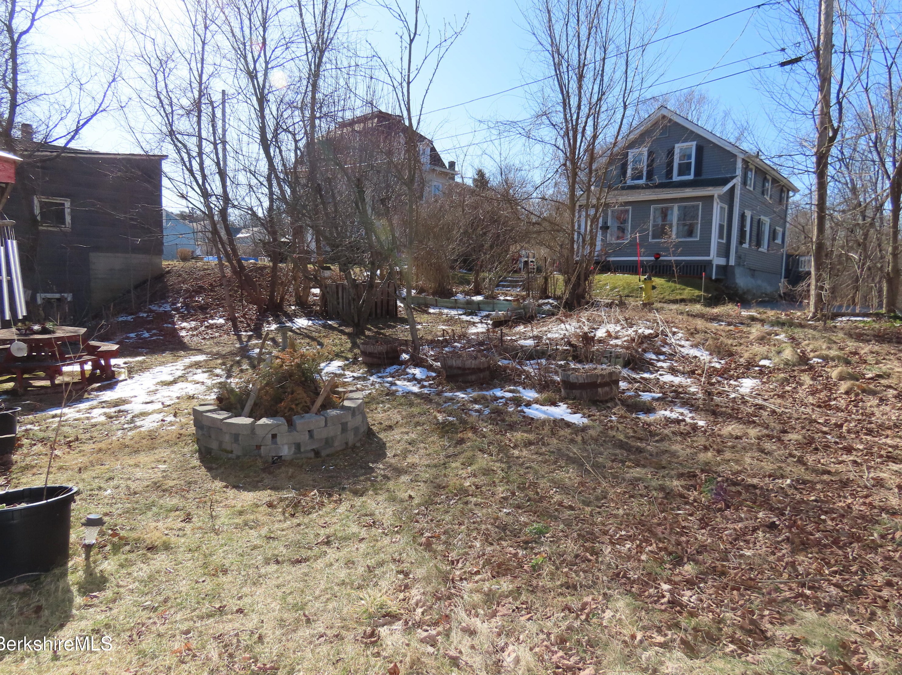 12 Pearl St, Adams MA  01220-2123 exterior