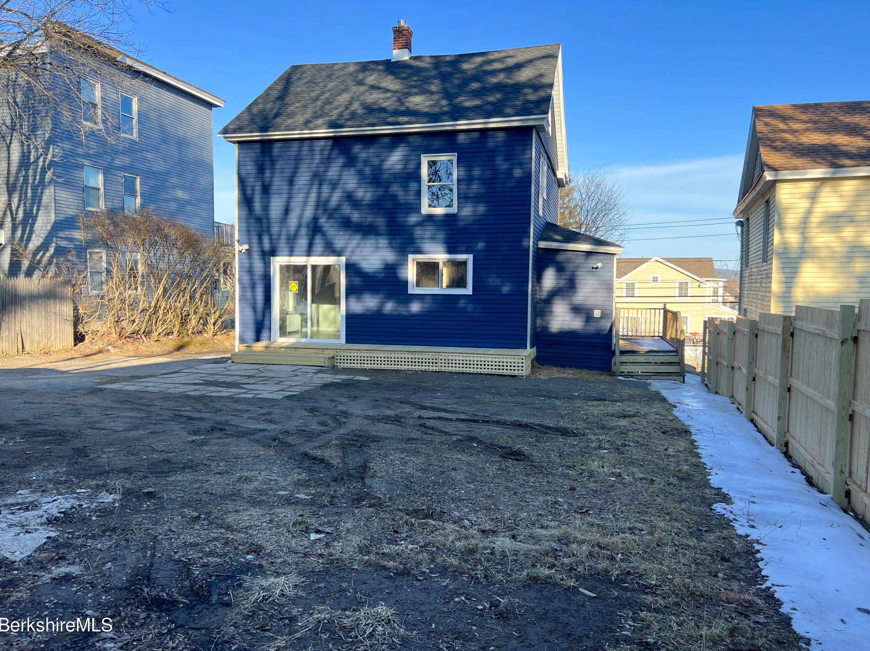 141 Onota St, Pittsfield MA  01201-3120 exterior