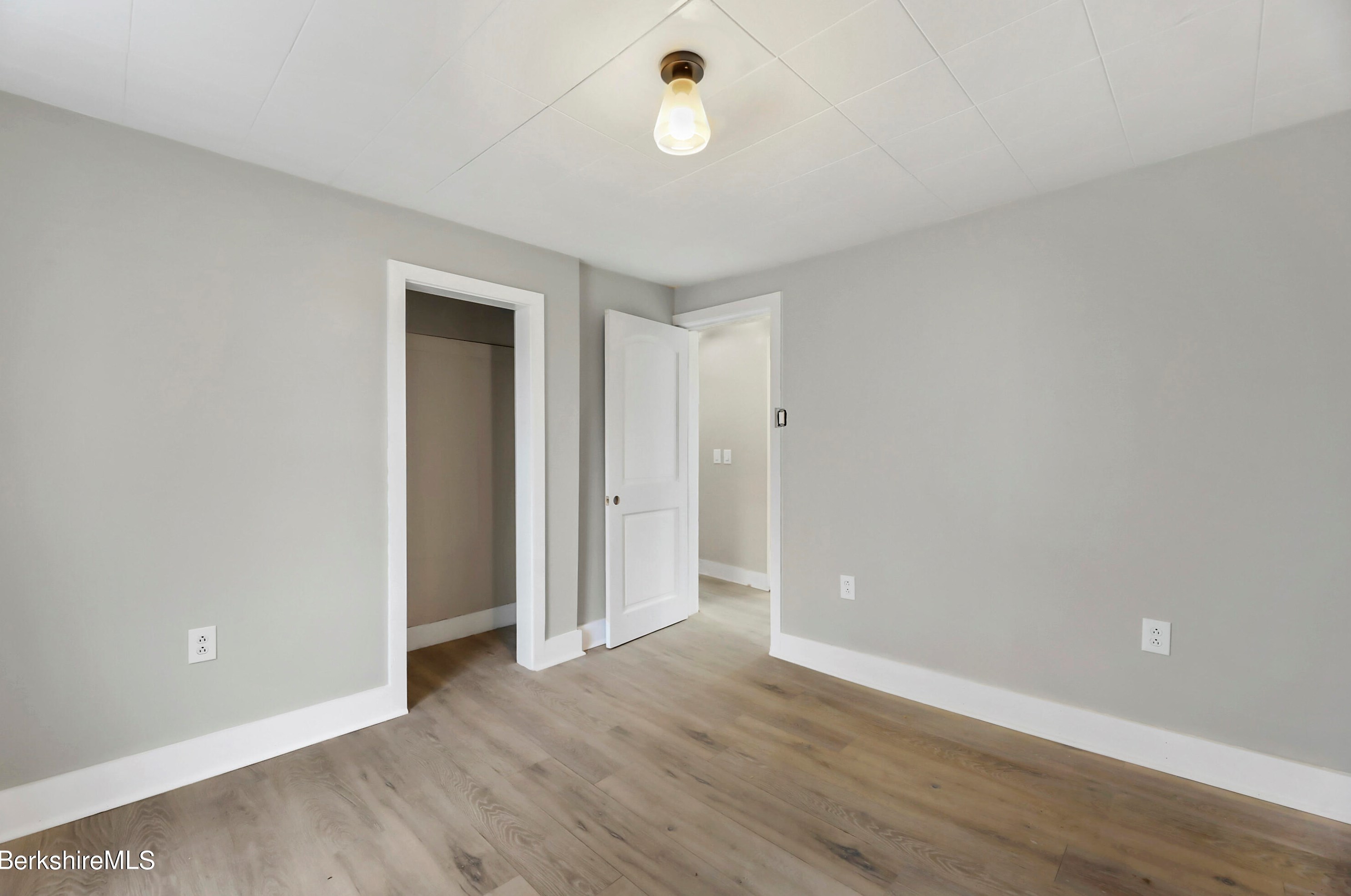 141 Onota St, Pittsfield MA  01201-3120 exterior