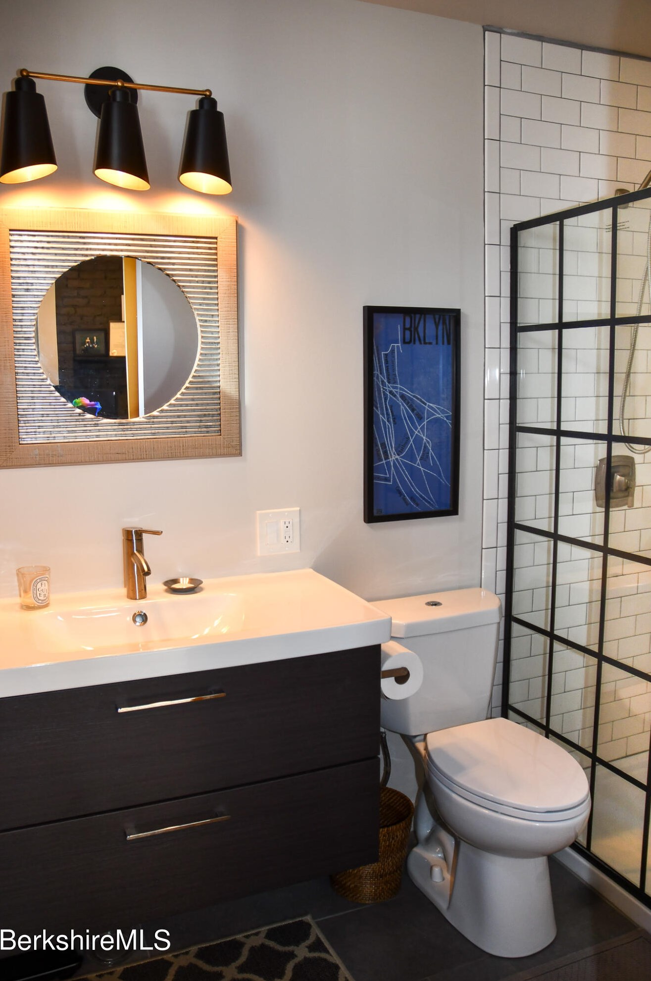 17-23 Linden St, Pittsfield MA exterior