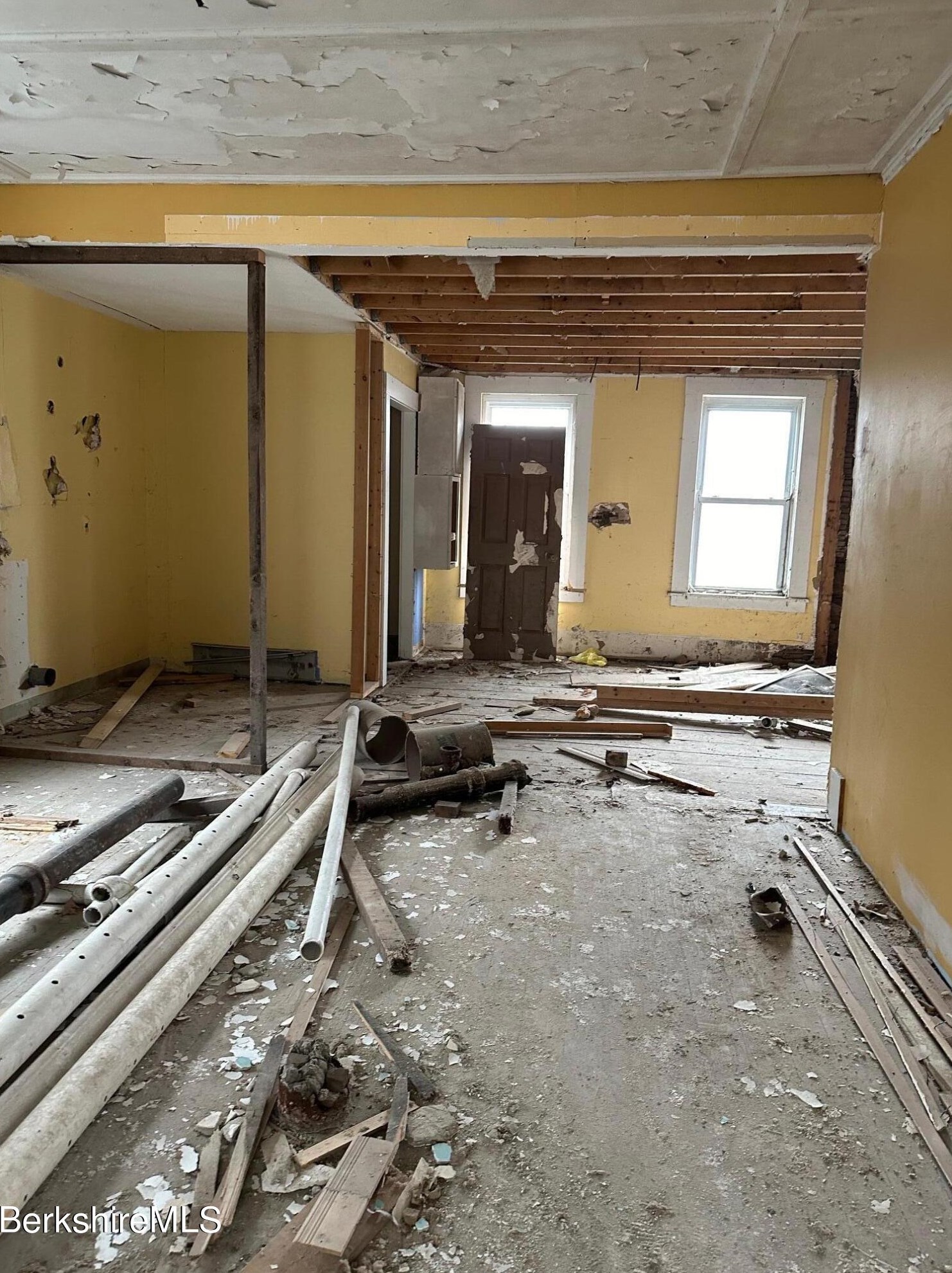 64 Bracewell Ave, Clarksburg MA  01247-2522 exterior