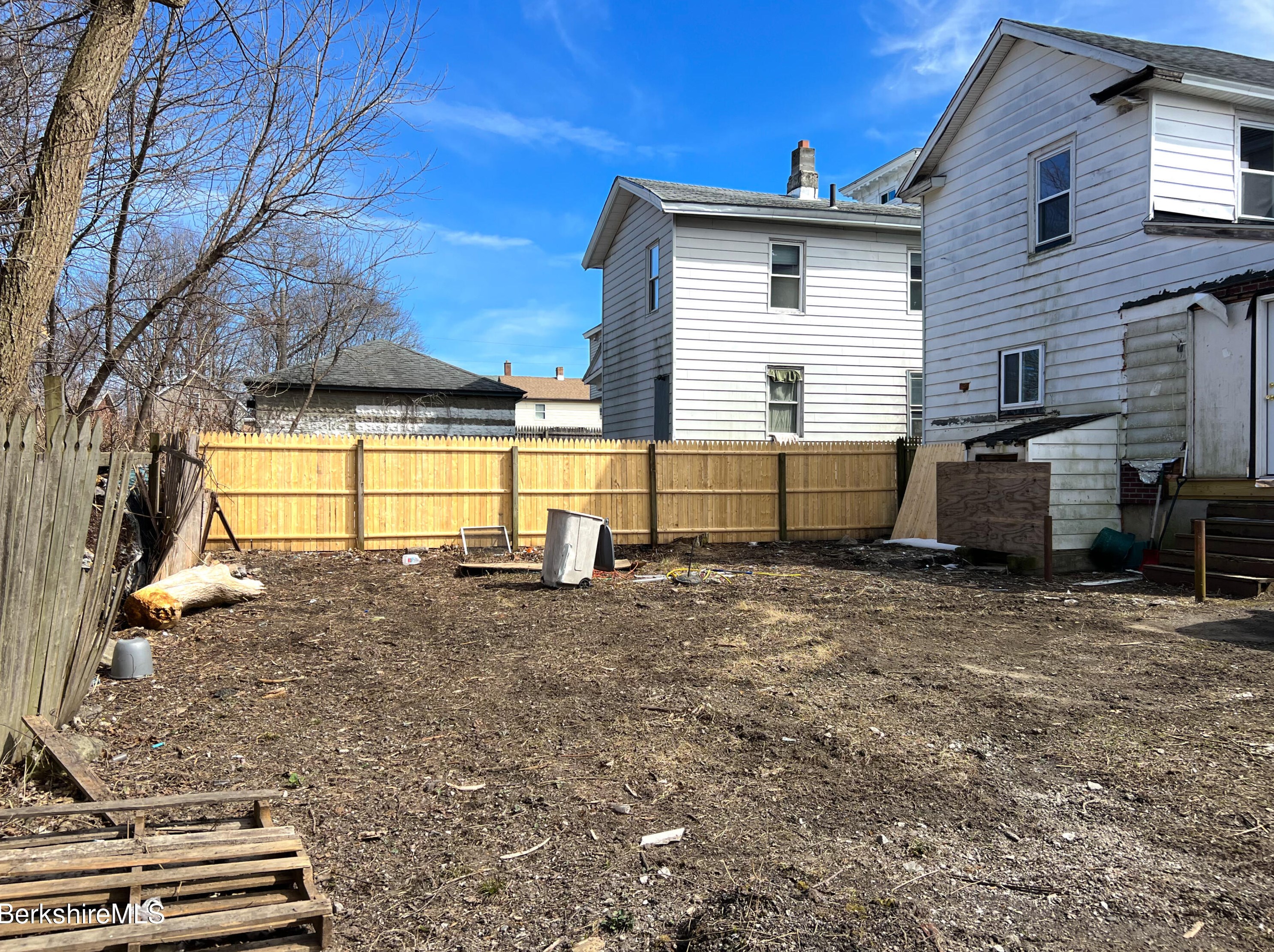 108 Linden St, Pittsfield MA  01201-3216 exterior