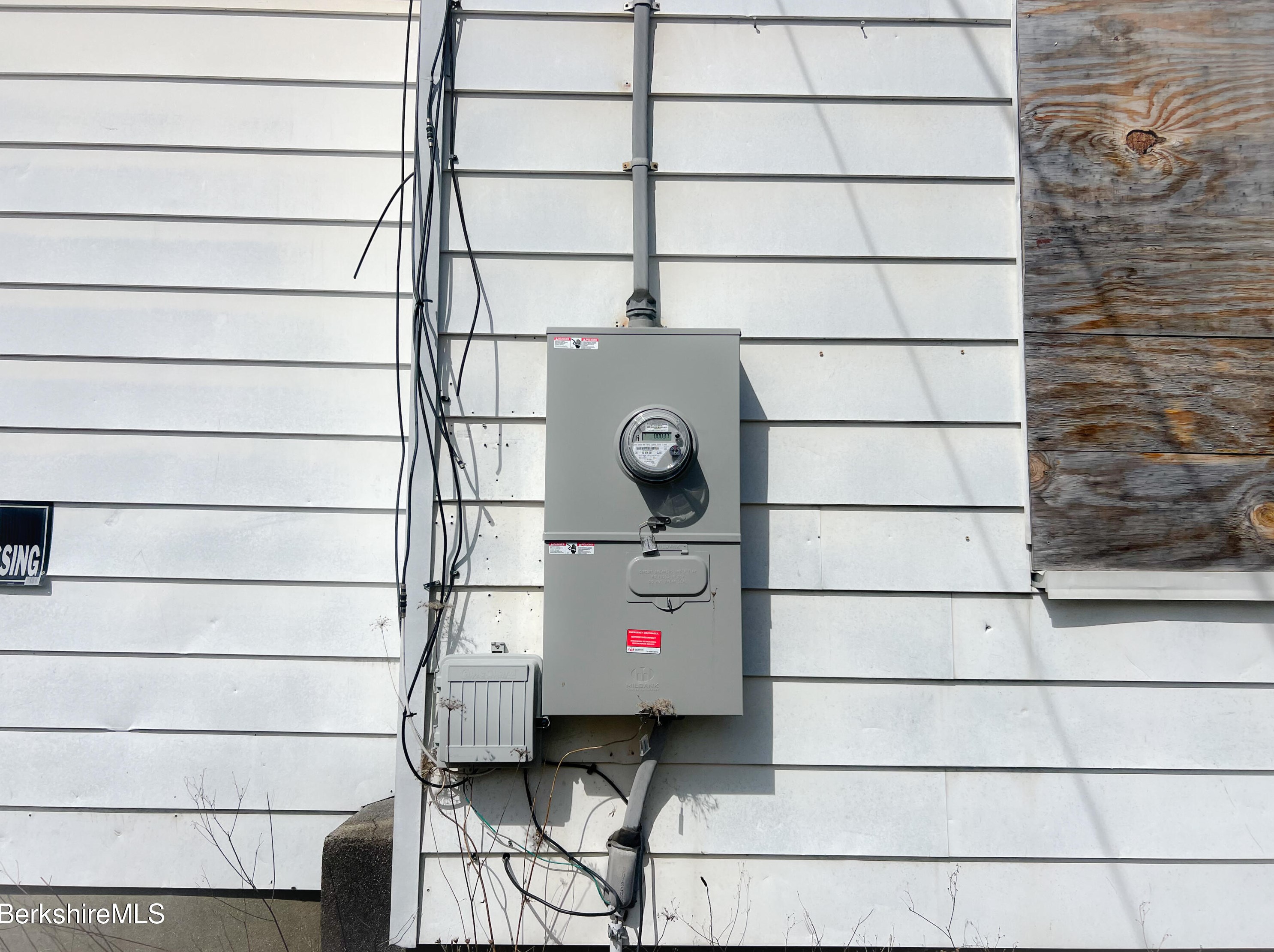 108 Linden St, Pittsfield MA  01201-3216 exterior