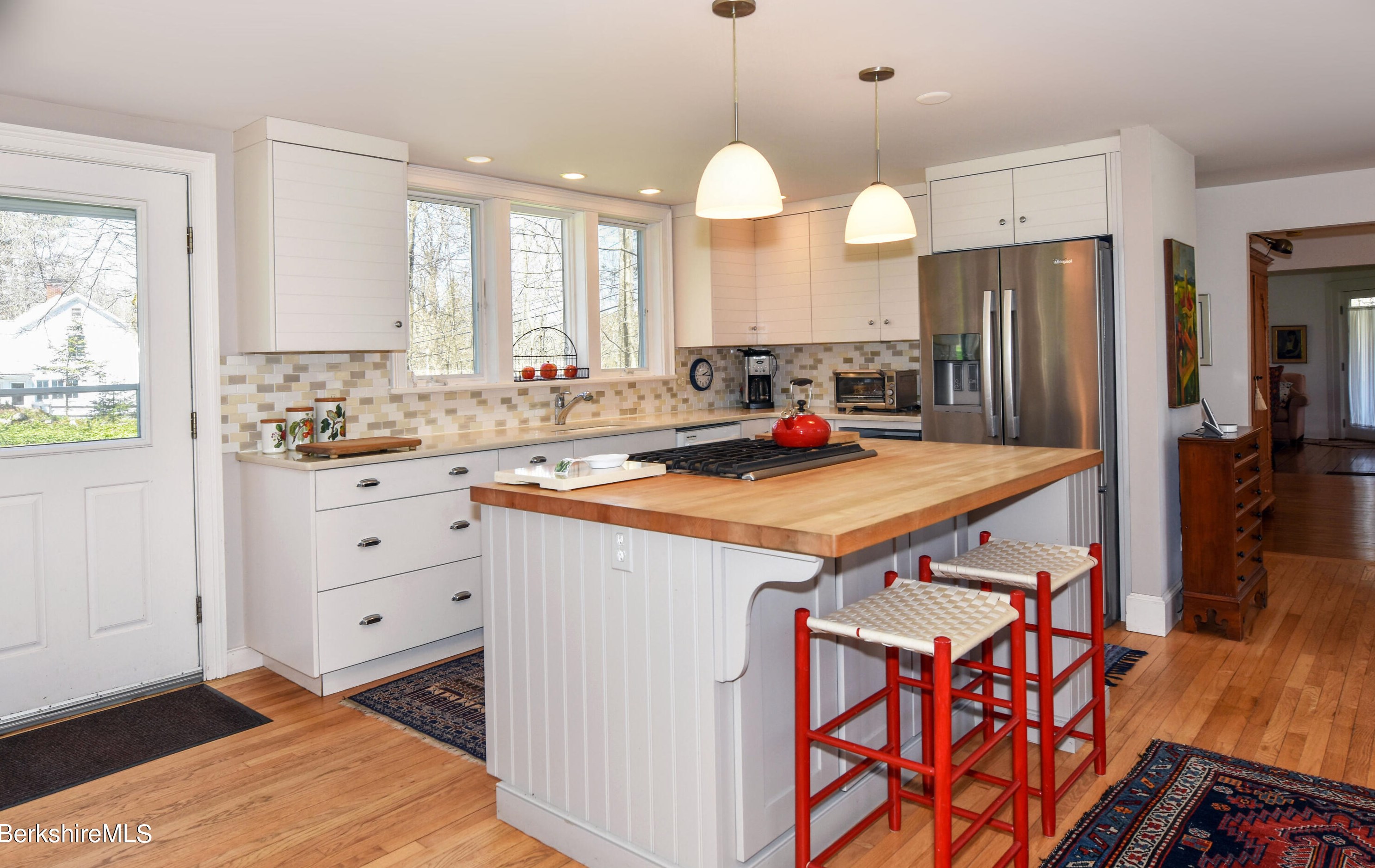 361 St, Lenox MA 01240-2235 exterior