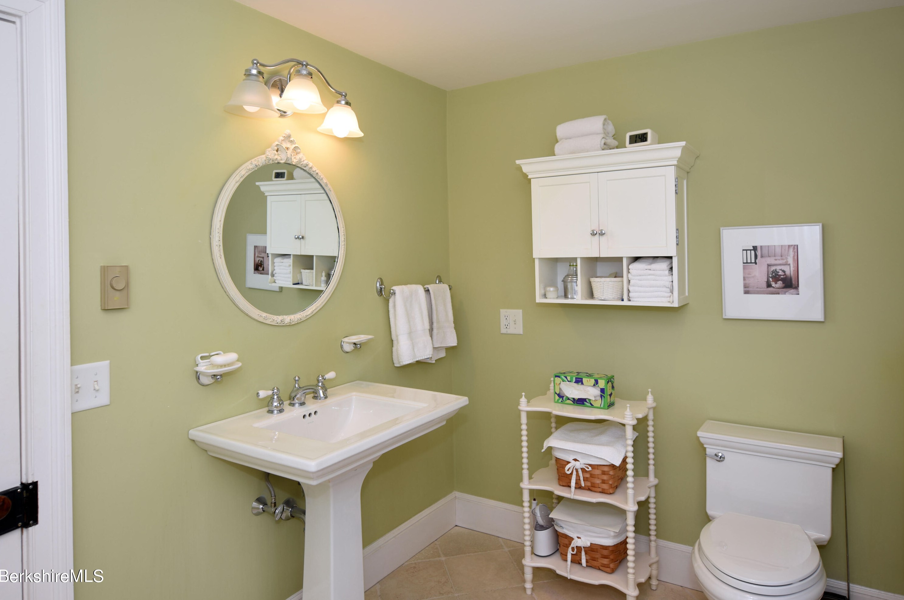 361 St, Lenox MA 01240-2235 exterior