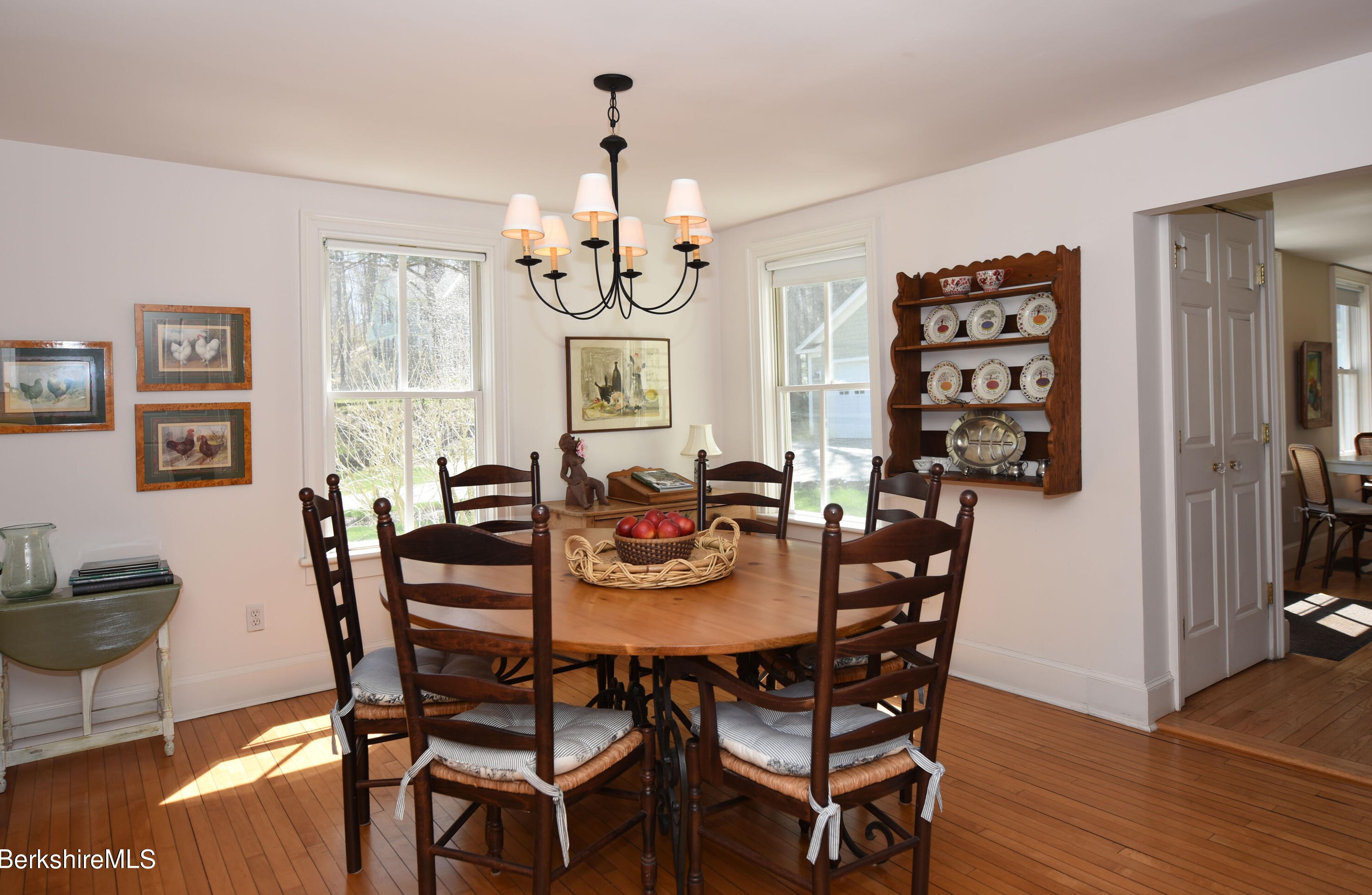 361 St, Lenox MA 01240-2235 exterior