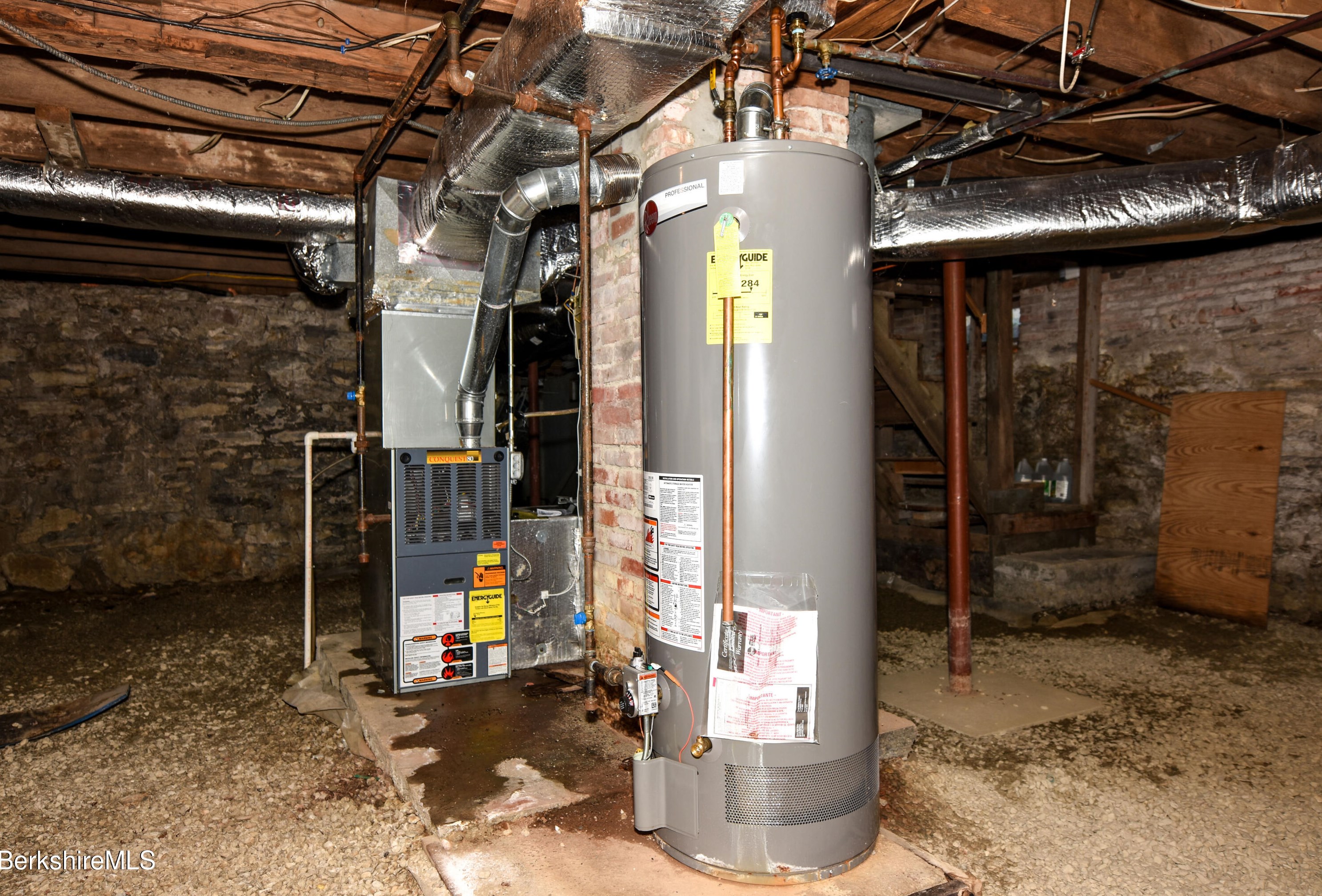 361 St, Lenox MA 01240-2235 exterior