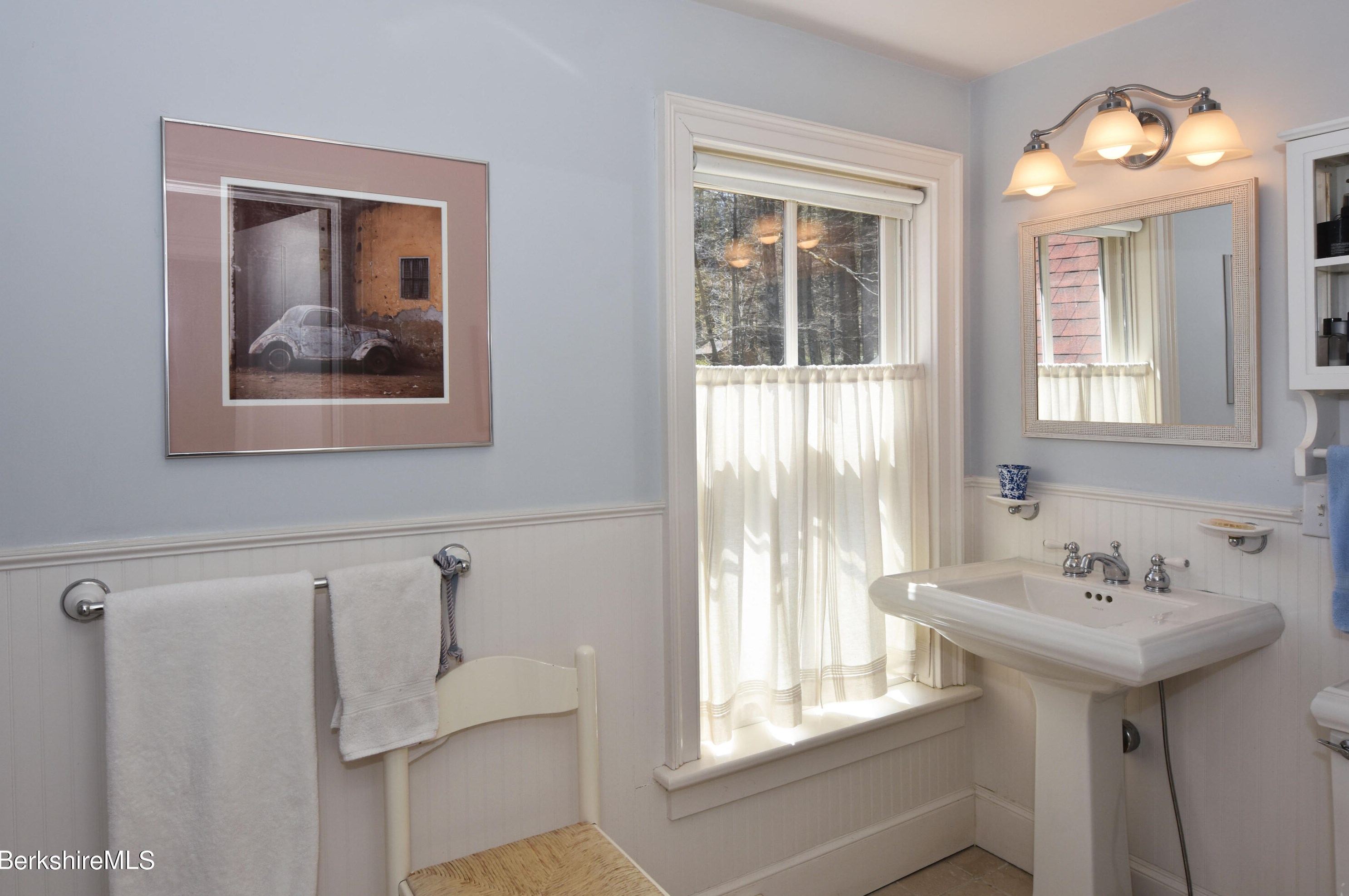 361 St, Lenox MA 01240-2235 exterior