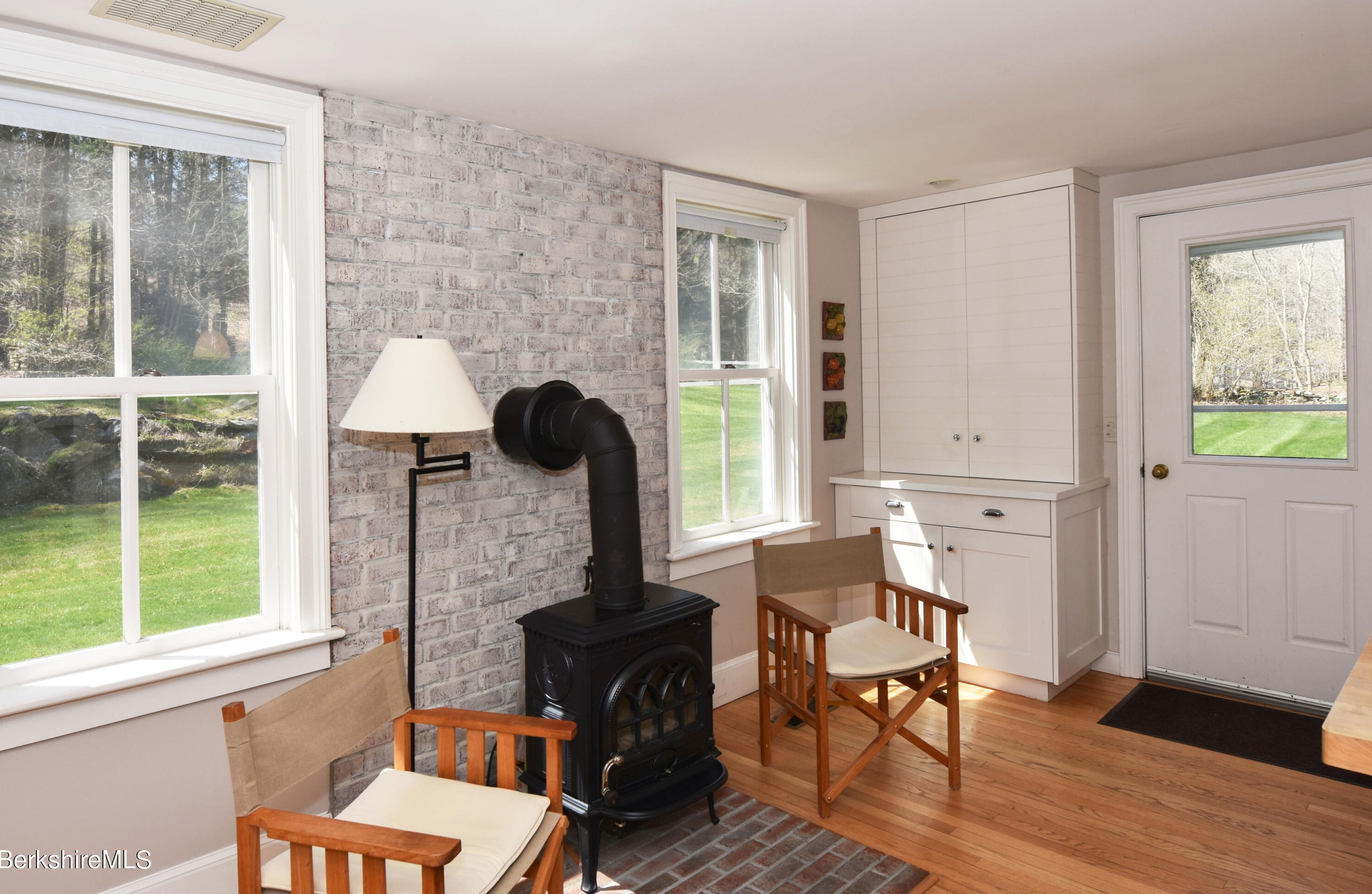 361 St, Lenox MA 01240-2235 exterior