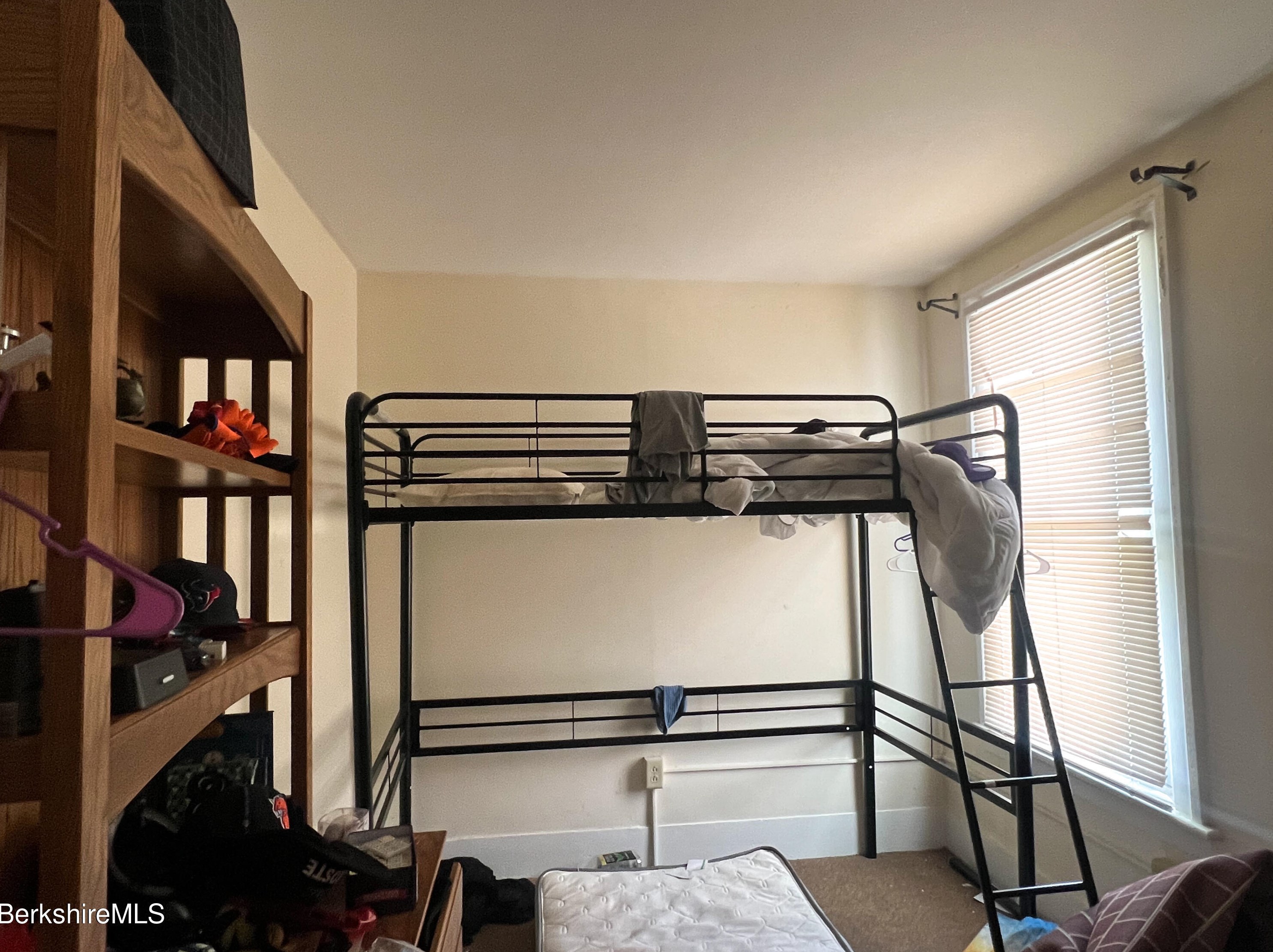 7 Goodrich St, Pittsfield MA 01201-6188 exterior