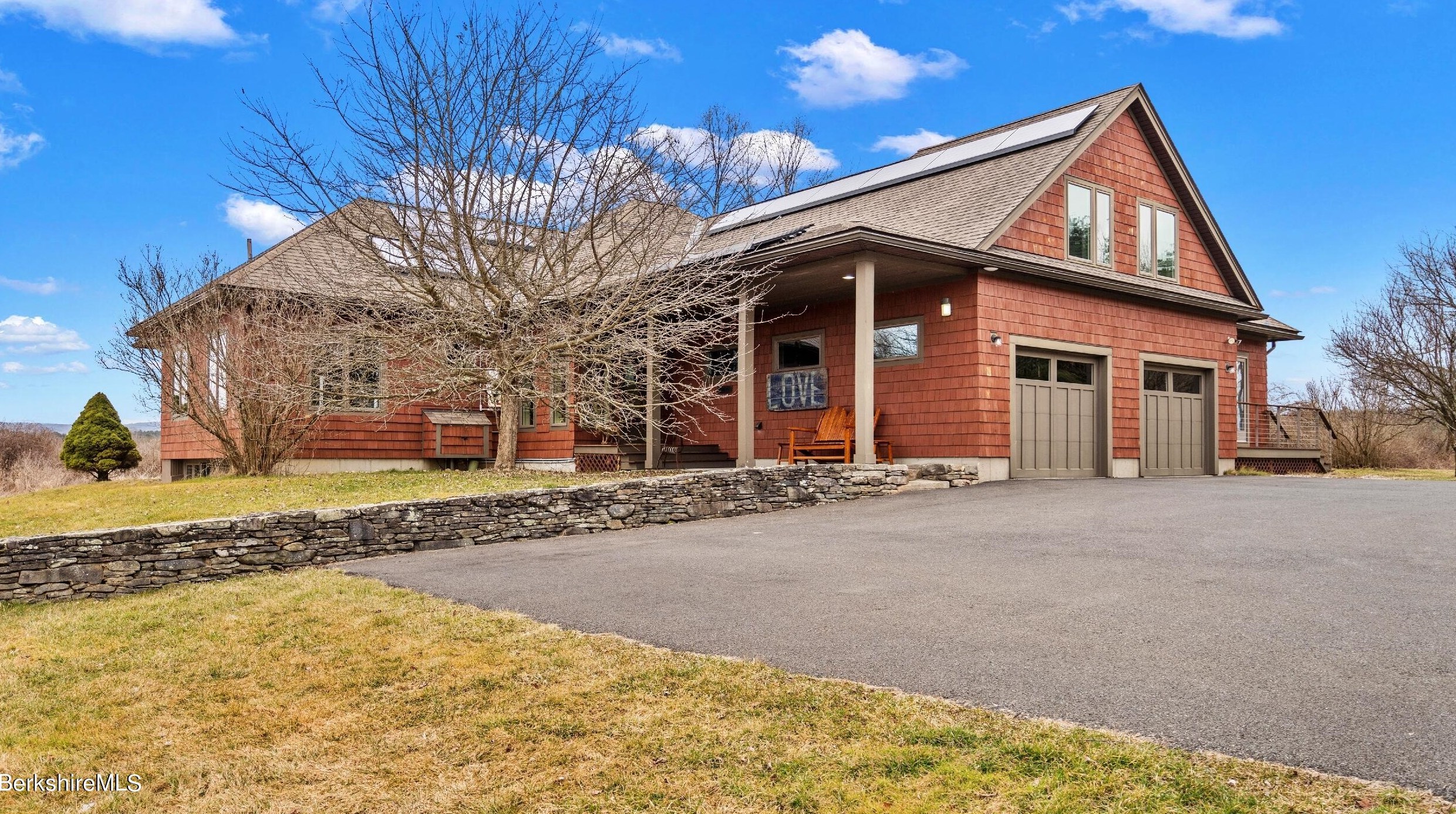 9 Round Hl Rd, Alford MA 01230-1557 exterior