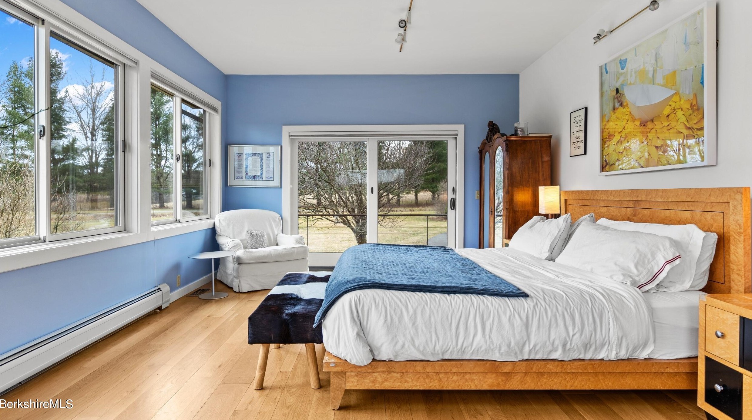 9 Round Hl Rd, Alford MA 01230-1557 exterior